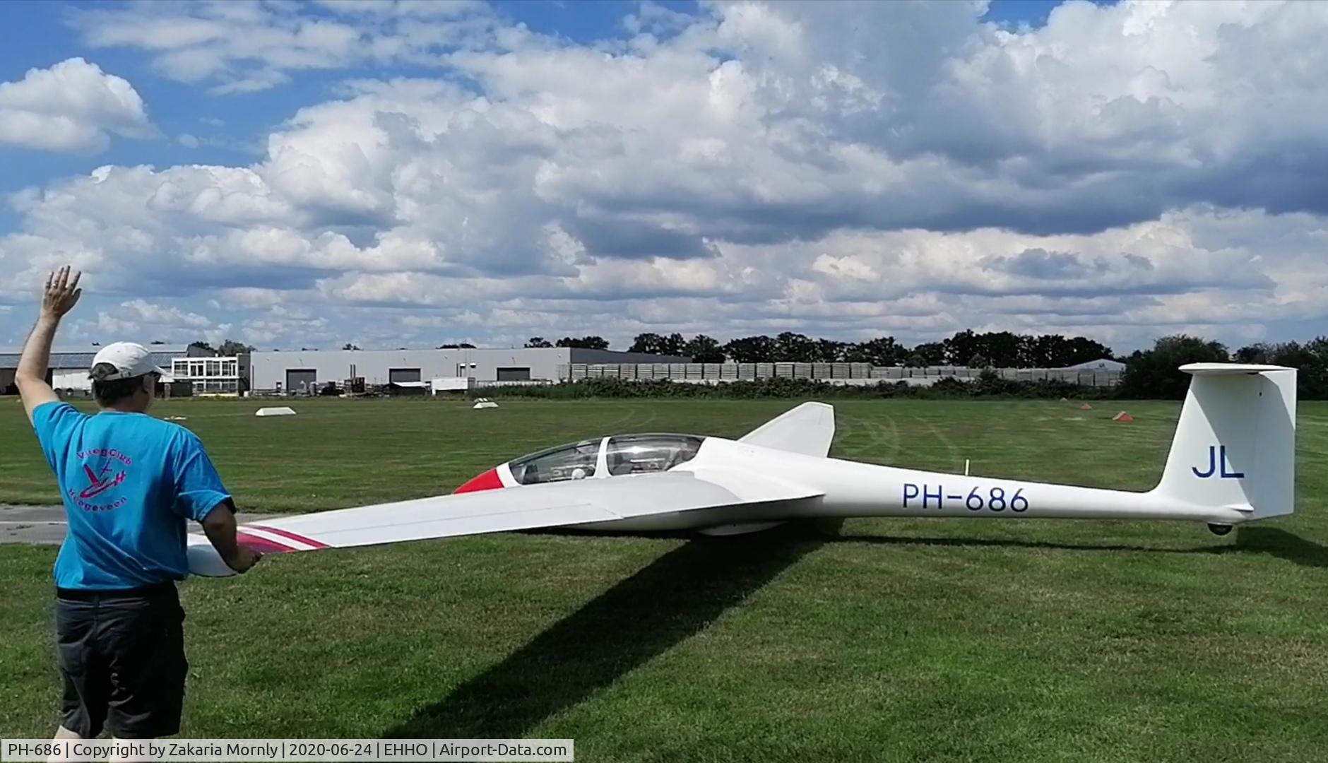 PH-686, Schleicher ASK-21 C/N 21019, Picture taken at Hoogeveen