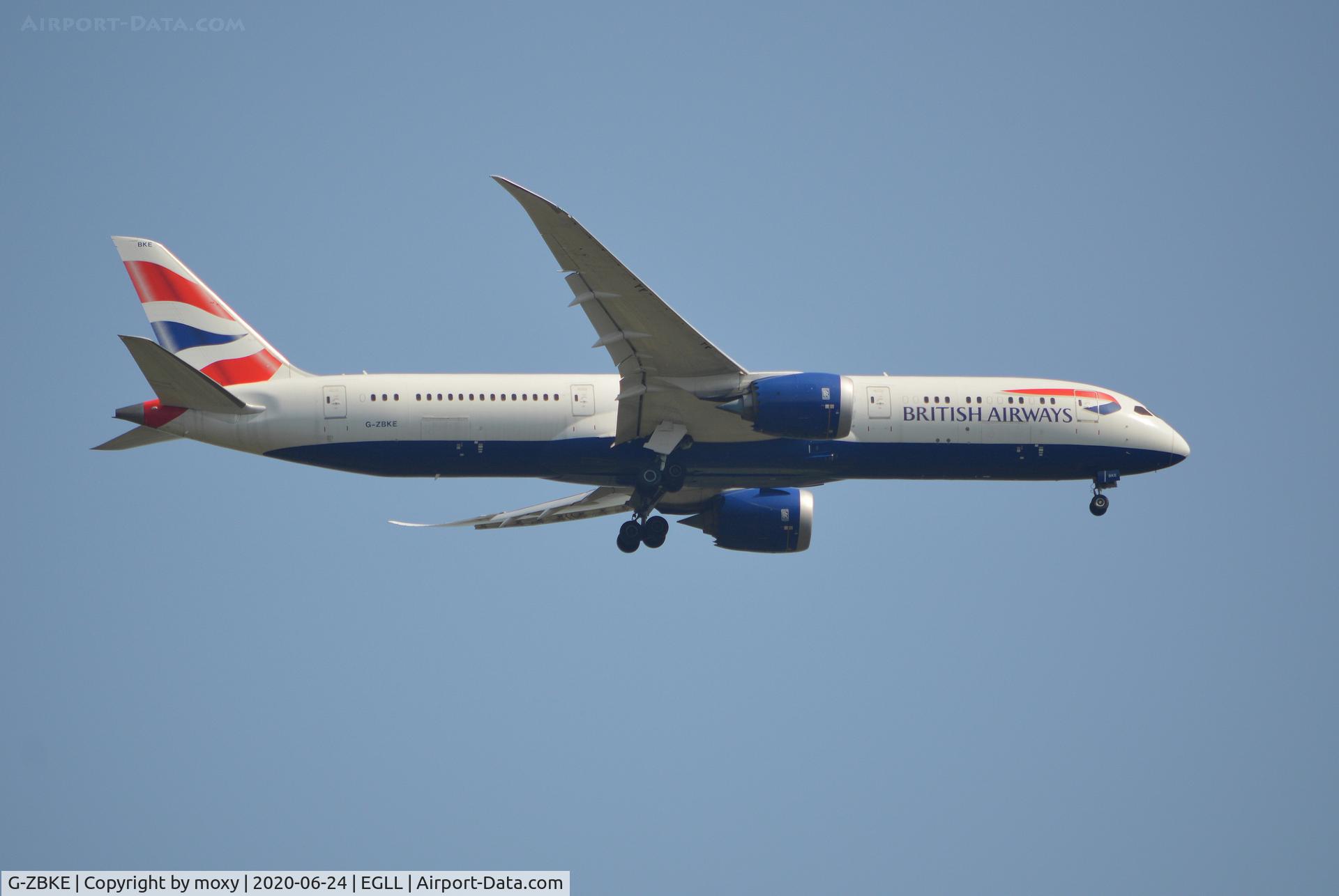 G-ZBKE, 2015 Boeing 787-9 Dreamliner Dreamliner C/N 38620, Boeing 787-9 Dreamliner on finals to 9R London Heathrow.