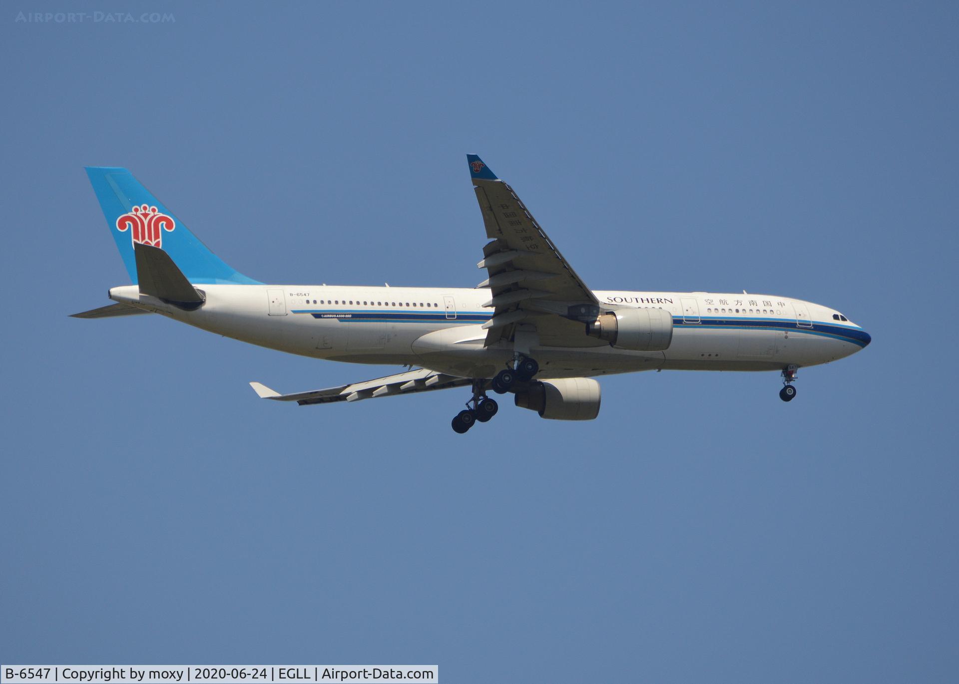 B-6547, 2012 Airbus A330-223 C/N 1309, Airbus A330-223 on finals to 9R London Heathrow.