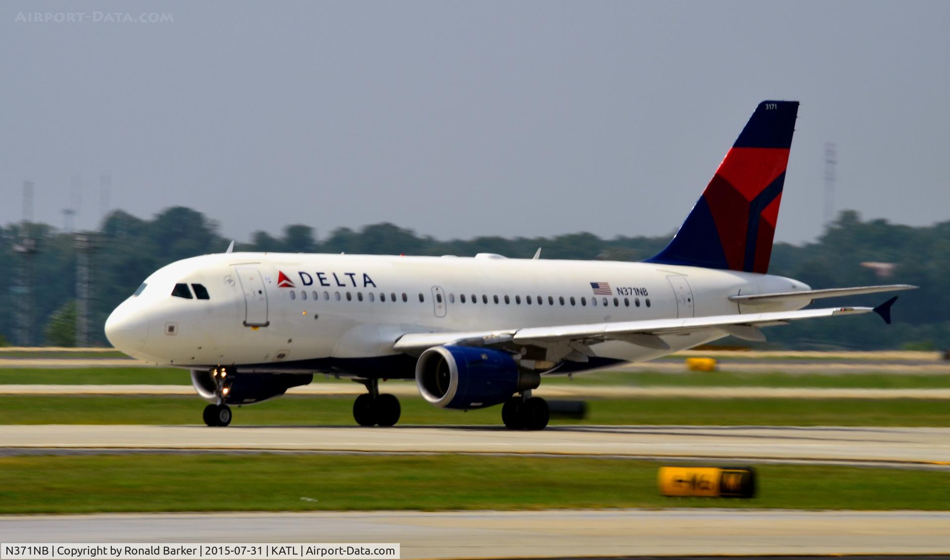 N371NB, 2003 Airbus A319-114 C/N 2095, Takeoff Atlanta