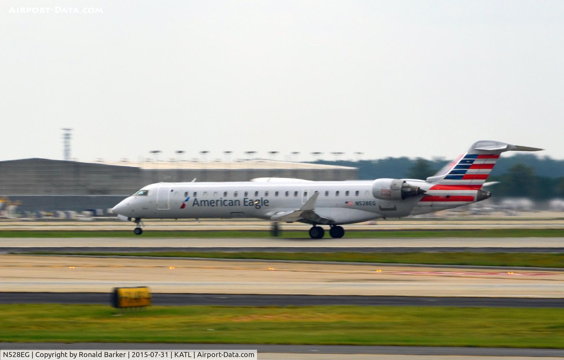 N528EG, Bombardier CRJ-702 (CL-600-2C10) Regional Jet C/N 10306, Takeoff Atlanta