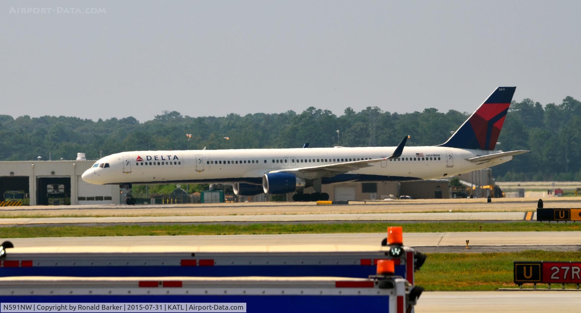 N591NW, 2003 Boeing 757-351 C/N 32991, Taxi Atlanta