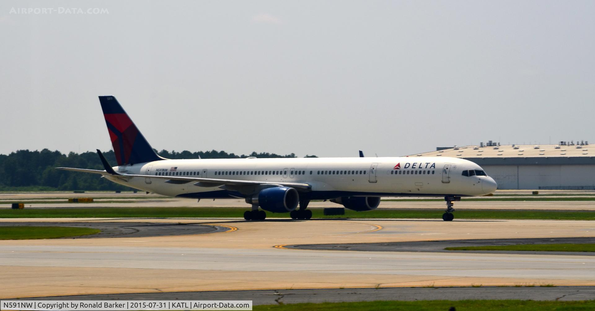 N591NW, 2003 Boeing 757-351 C/N 32991, Taxi Atlanta
