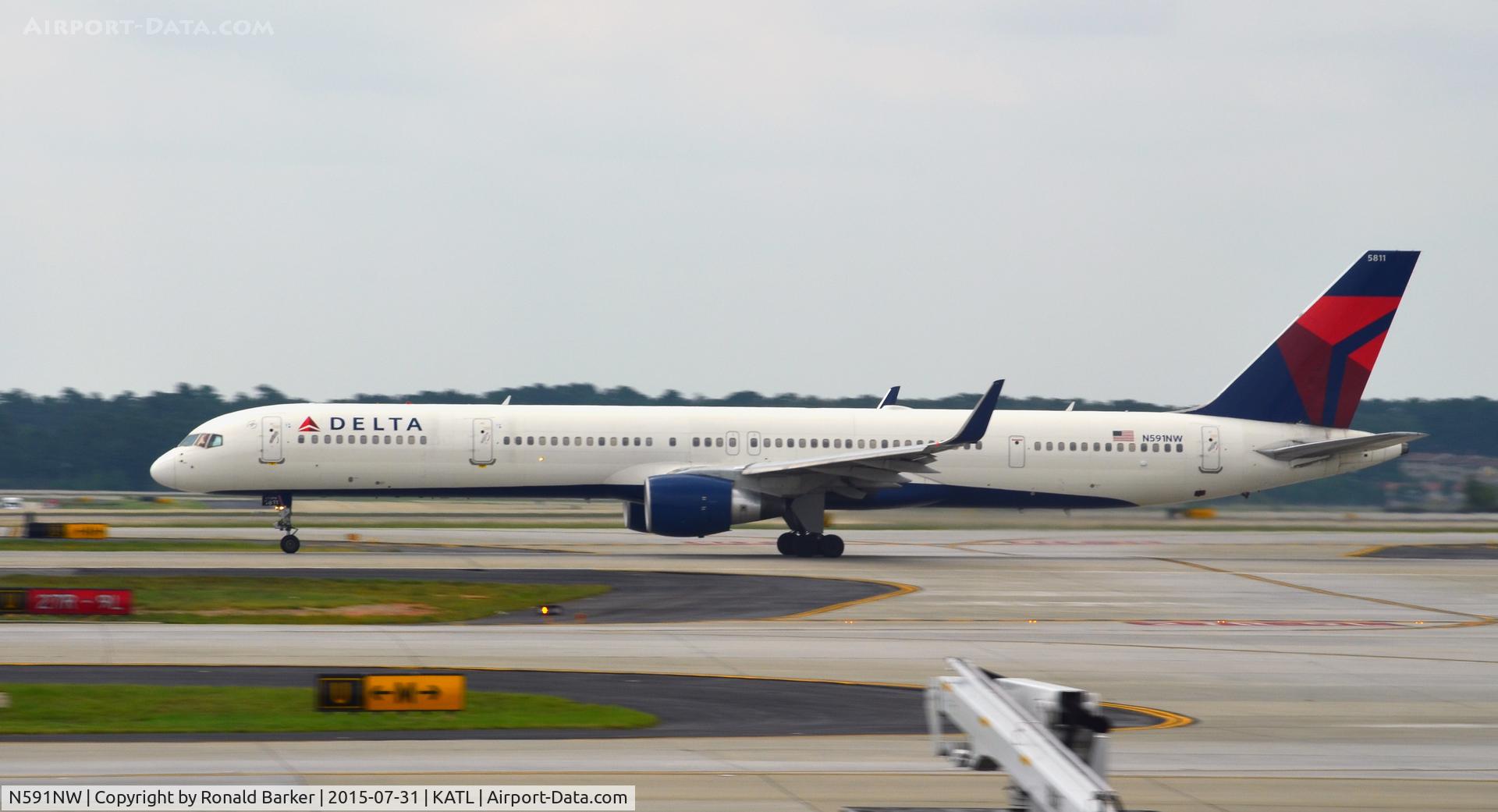 N591NW, 2003 Boeing 757-351 C/N 32991, Takeoff Atlanta