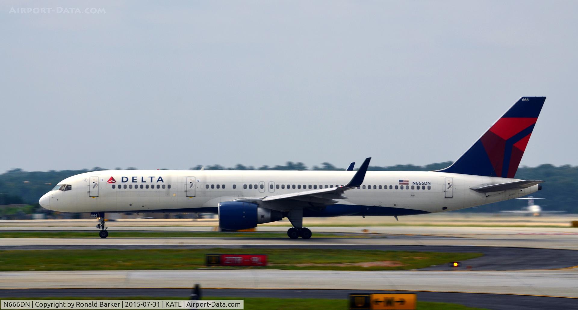 N666DN, 1991 Boeing 757-232 C/N 25034, Takeoff Atlanta