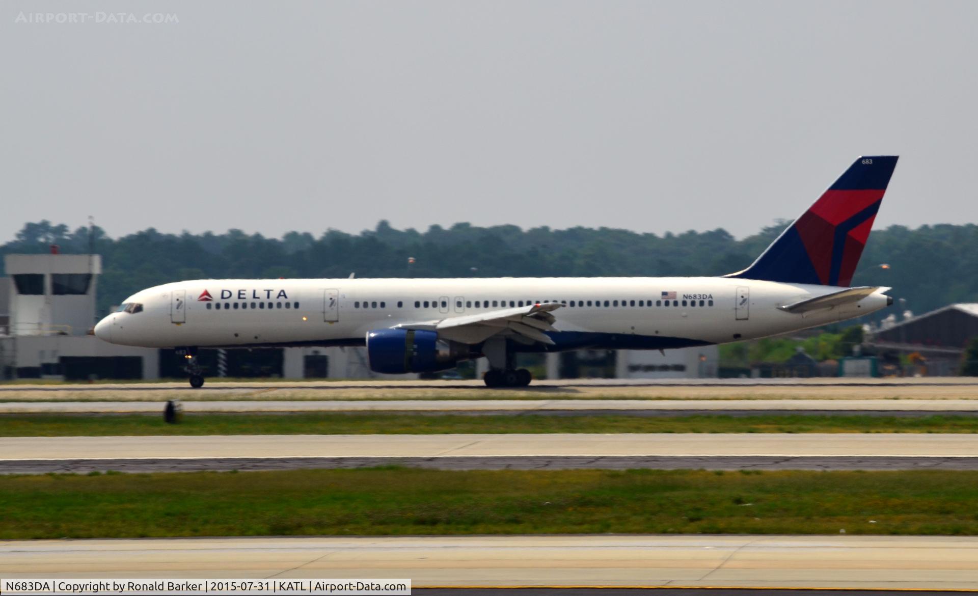 N683DA, 1993 Boeing 757-232 C/N 27103, Landing Atlanta