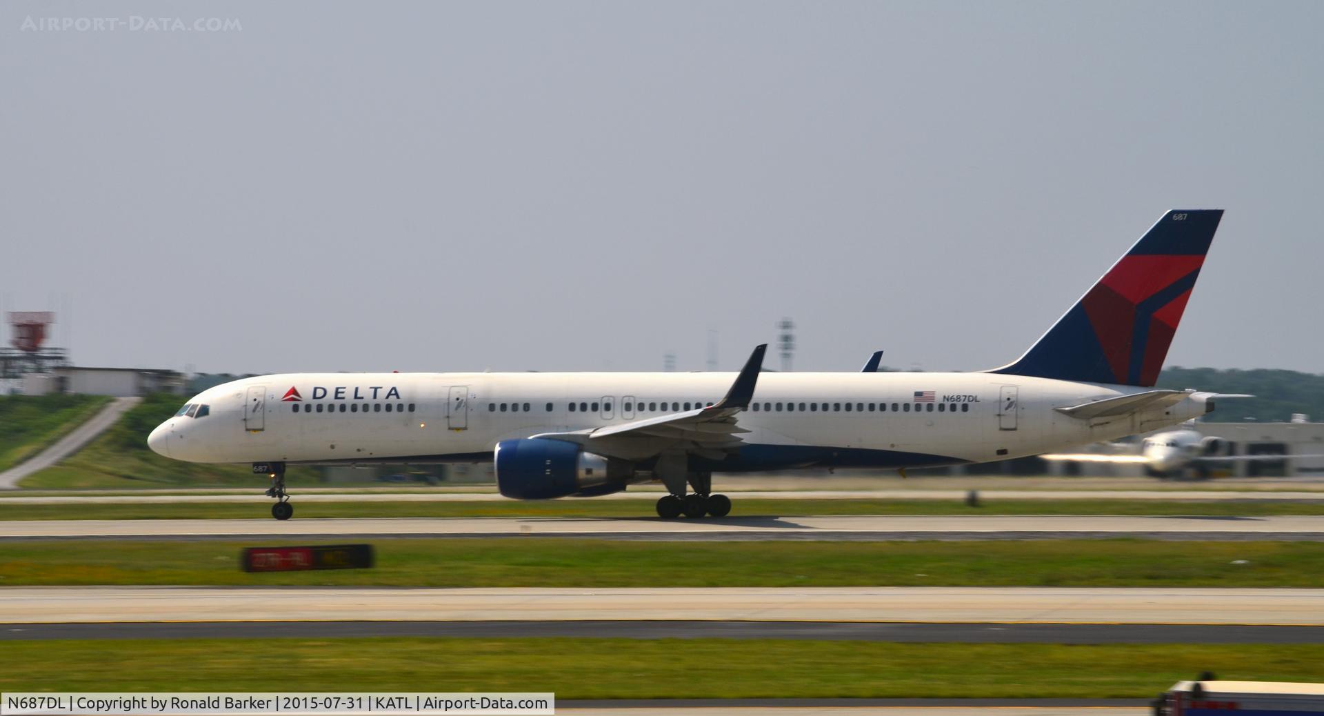 N687DL, 1998 Boeing 757-232 C/N 27586, Takeoff Atlanta