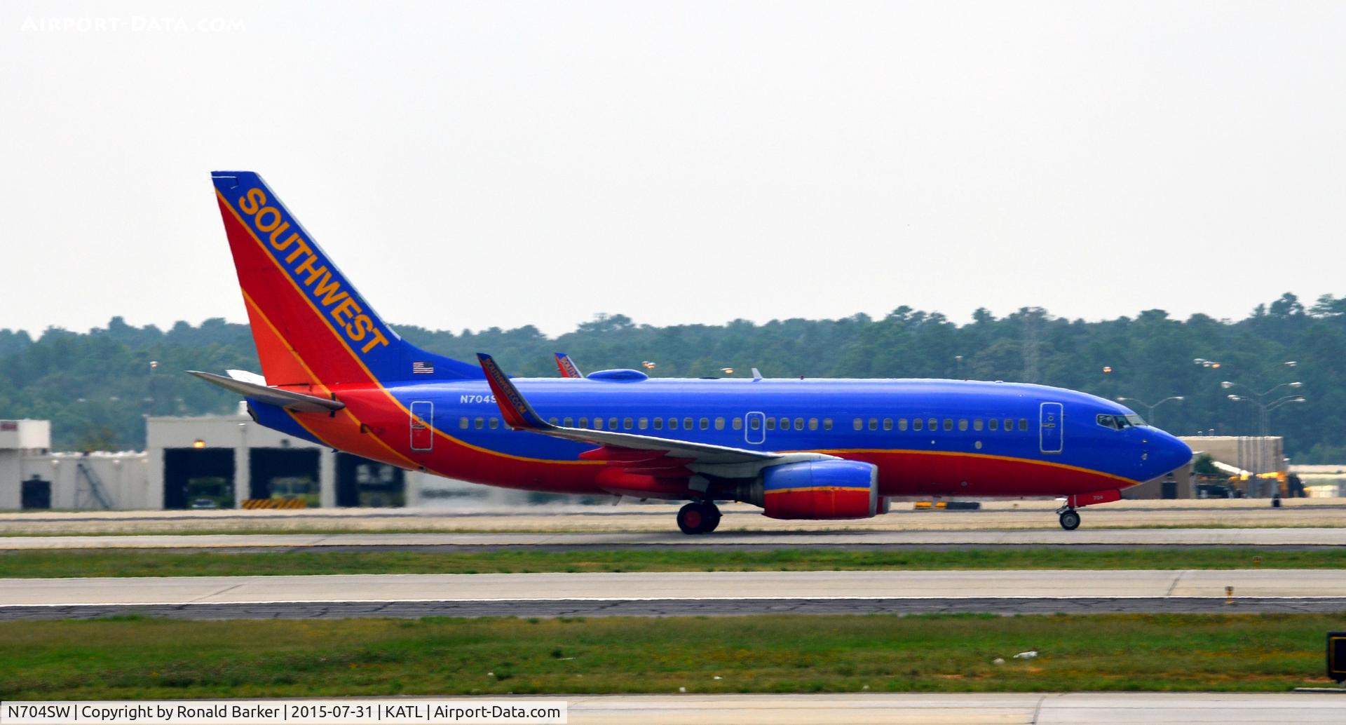 N704SW, 1998 Boeing 737-7H4 C/N 27838, Takeoff Atlanta