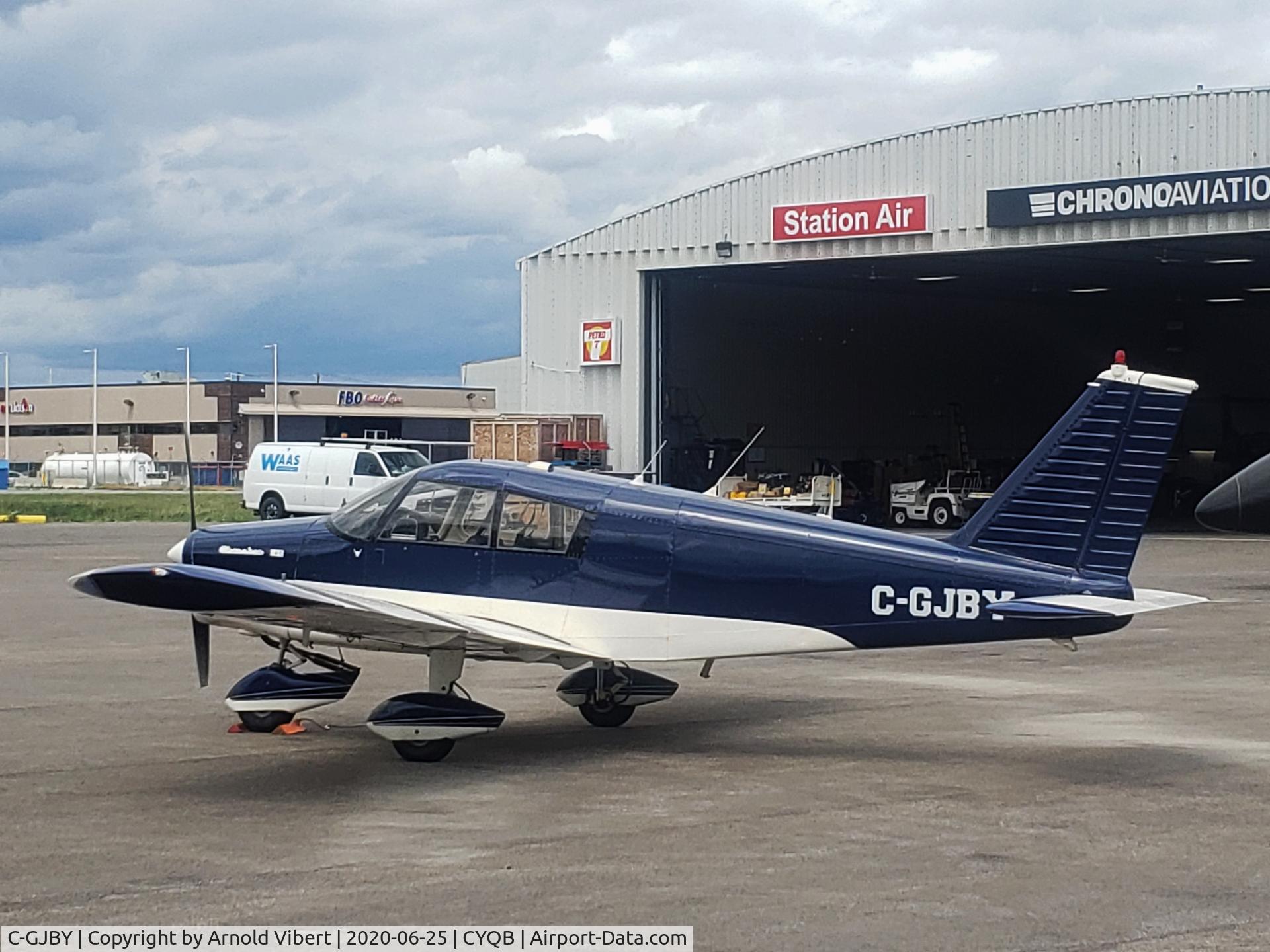 C-GJBY, 1967 Piper PA-28-140 C/N 28-22823, Airport Québec