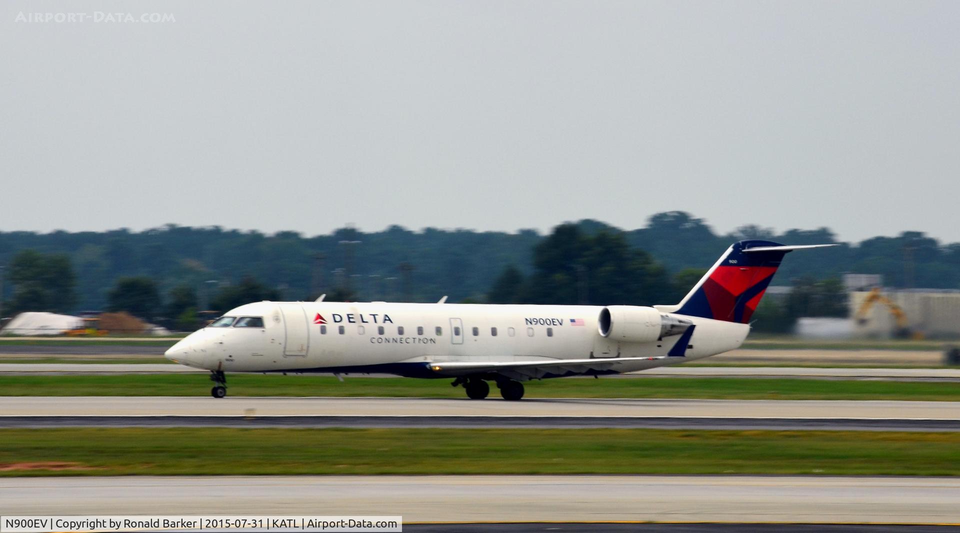 N900EV, 2002 Bombardier CRJ-200ER (CL-600-2B19) C/N 7608, Takeoff Atlanta