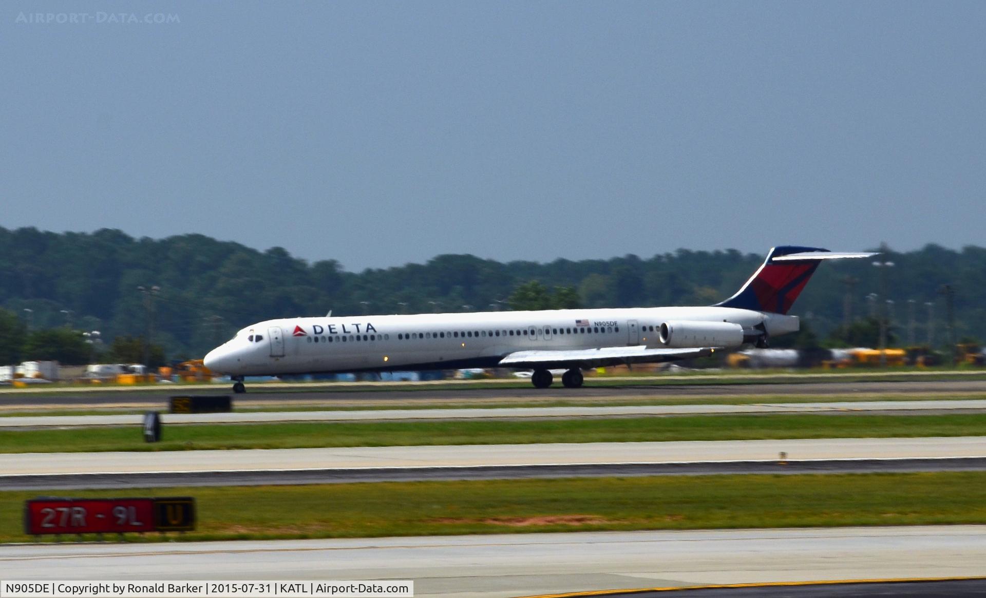 N905DE, 1992 McDonnell Douglas MD-88 C/N 53410, Landing Atlanta