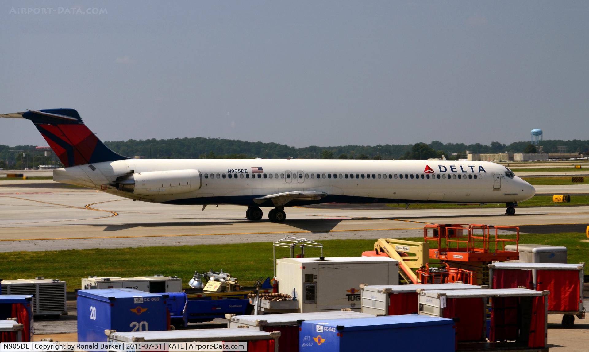 N905DE, 1992 McDonnell Douglas MD-88 C/N 53410, Taxi Atlanta