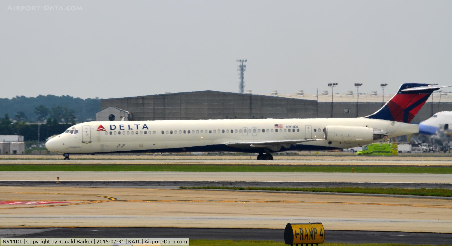 N911DL, 1987 McDonnell Douglas MD-88 C/N 49542, Landing Atlanta