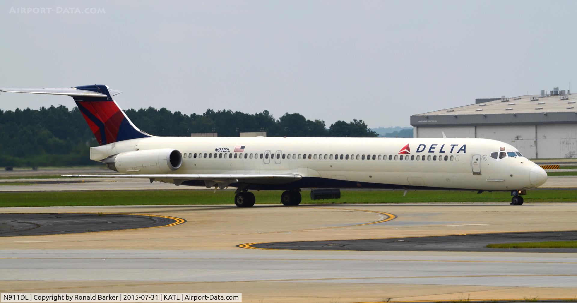 N911DL, 1987 McDonnell Douglas MD-88 C/N 49542, Taxi Atlanta