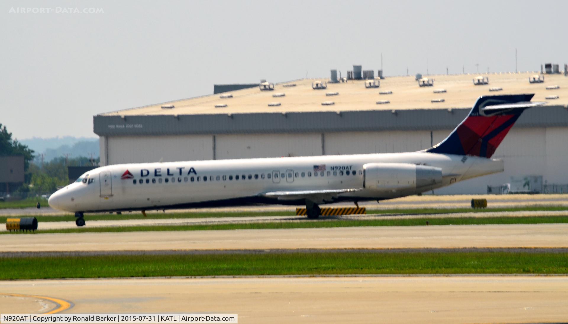 N920AT, 2000 Boeing 717-200 C/N 55083, Taxi Atlanta