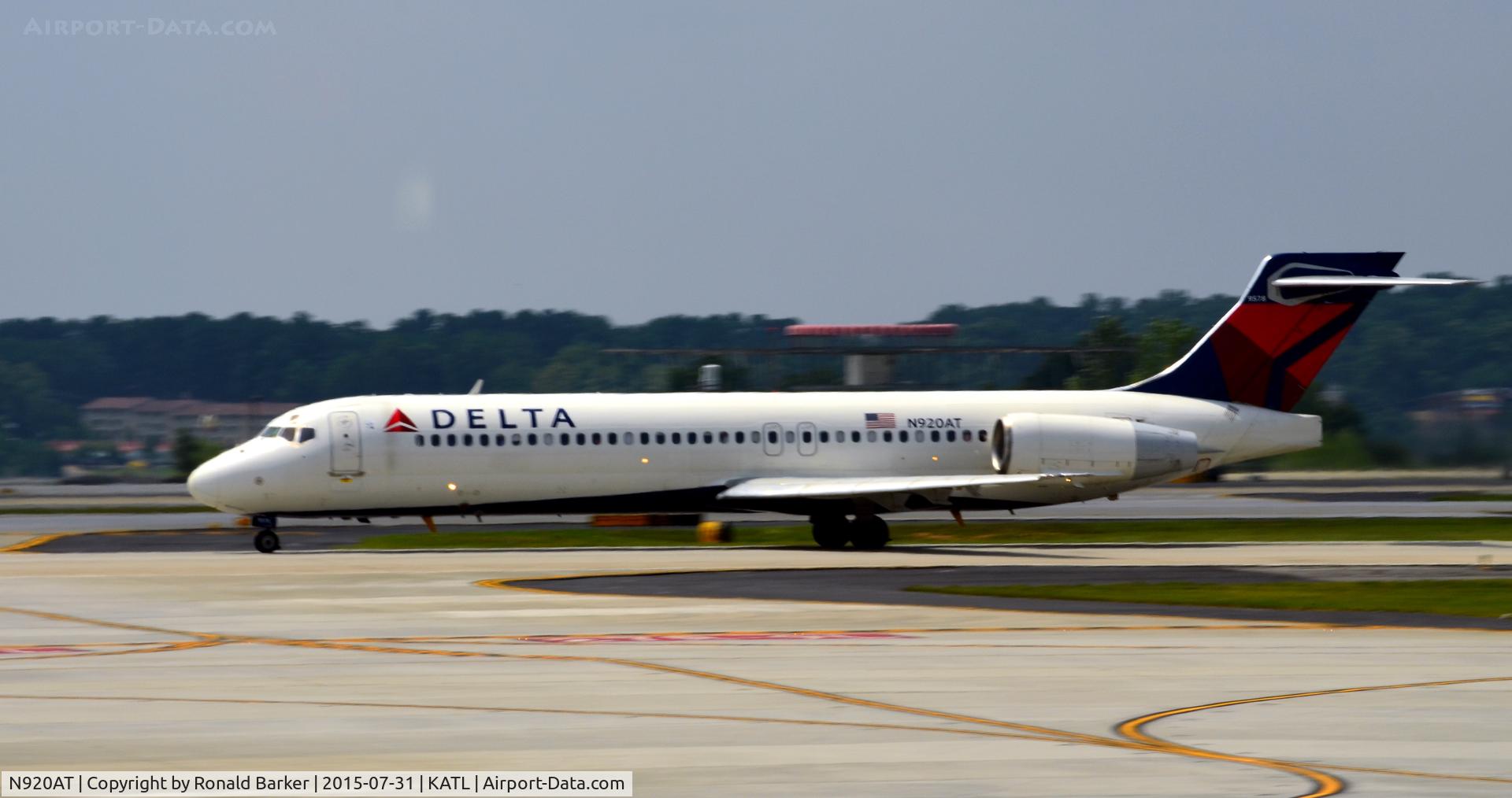 N920AT, 2000 Boeing 717-200 C/N 55083, Takeoff Atlanta