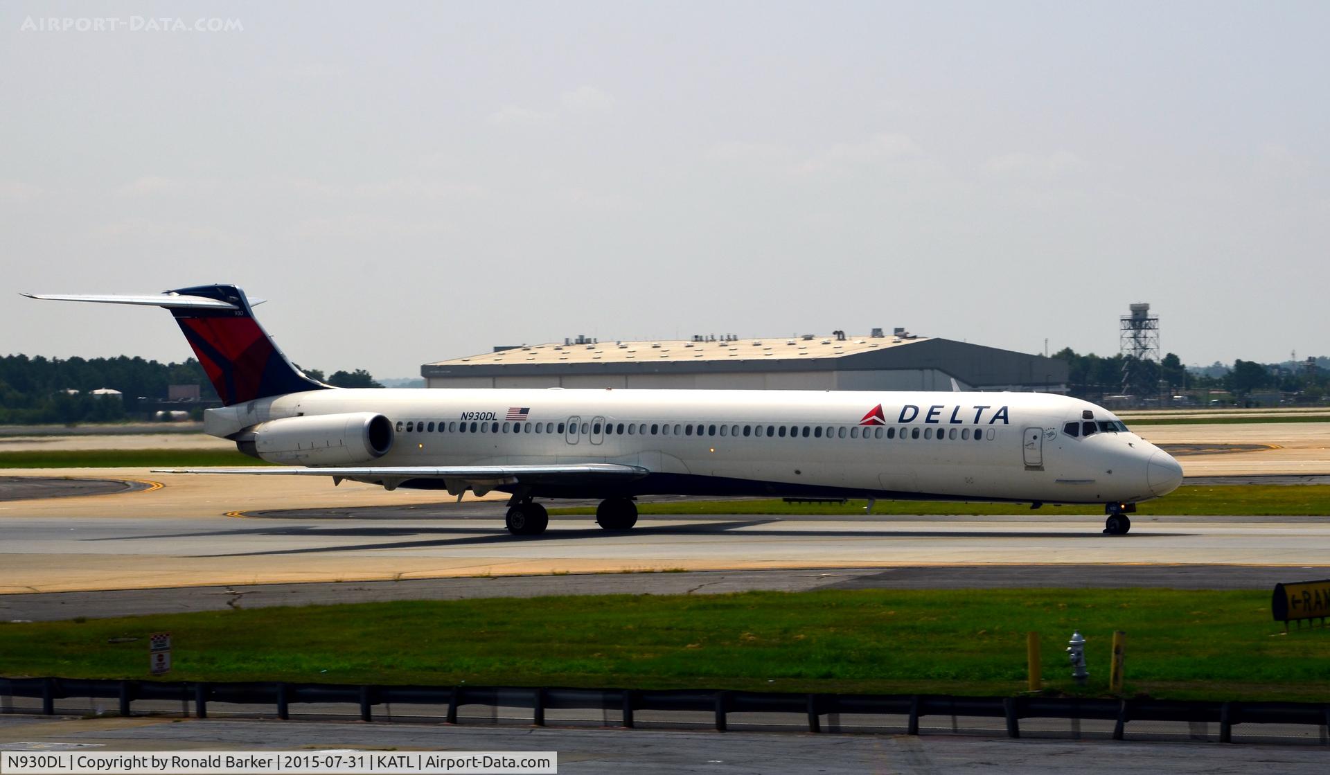 N930DL, 1988 McDonnell Douglas MD-88 C/N 49717, Taxi Atlanta