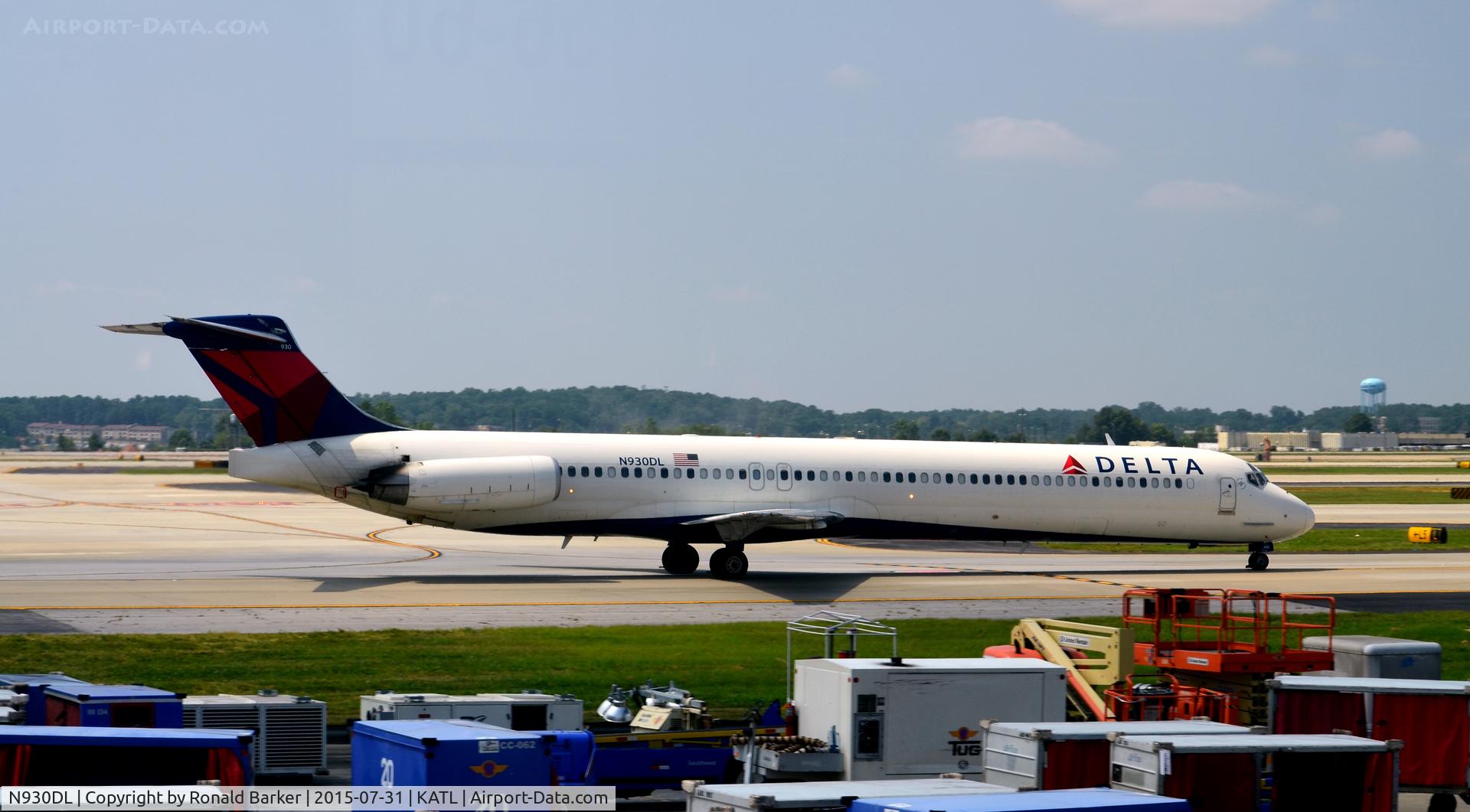 N930DL, 1988 McDonnell Douglas MD-88 C/N 49717, Taxi Atlanta