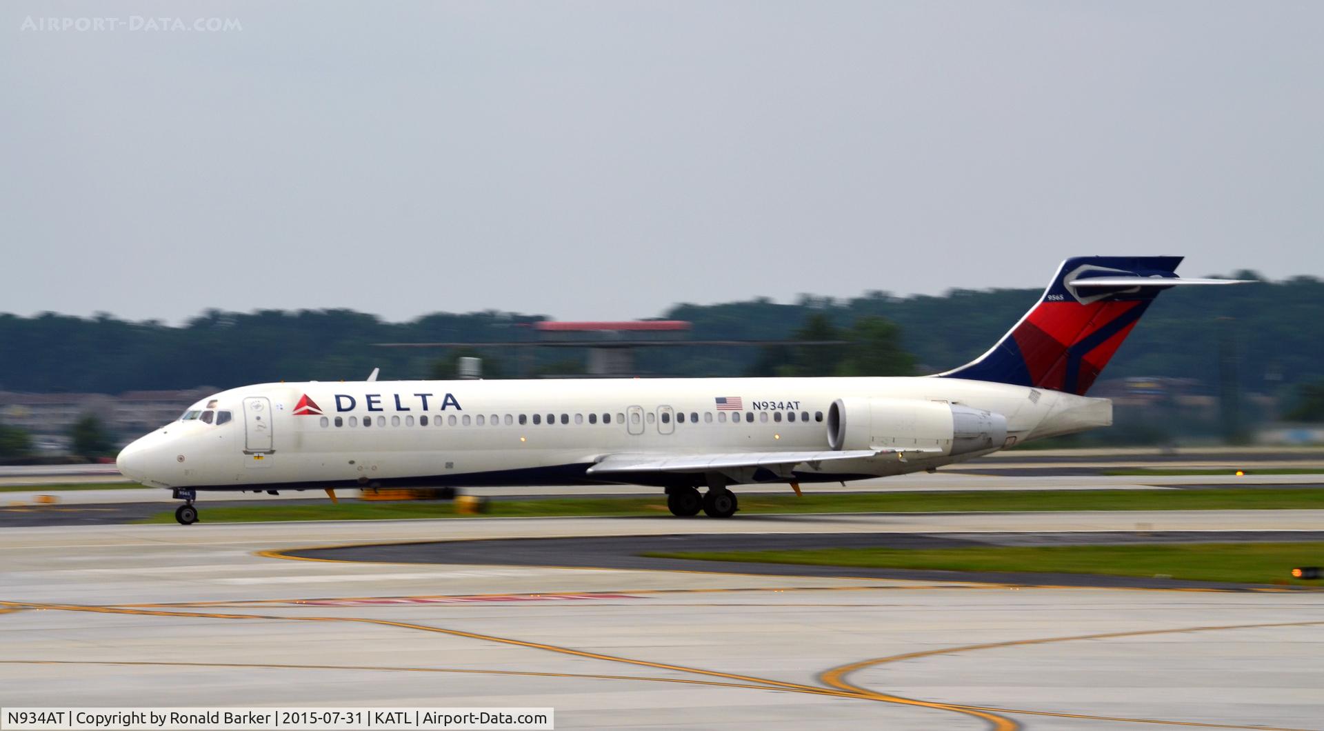 N934AT, 2000 Boeing 717-200 C/N 55070, Takeoff Atlanta