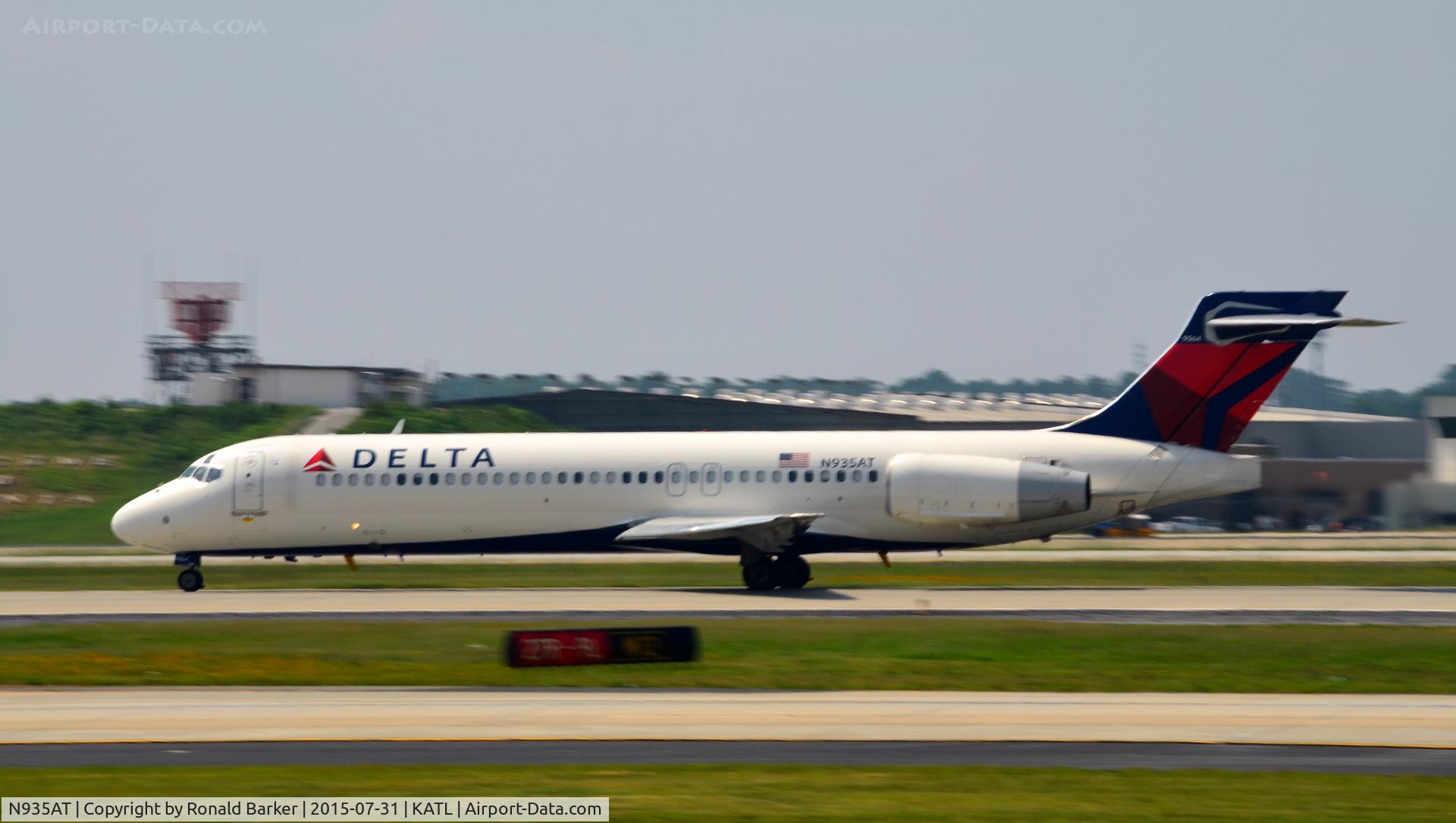 N935AT, 2000 Boeing 717-200 C/N 55069, Takeoff Atlanta