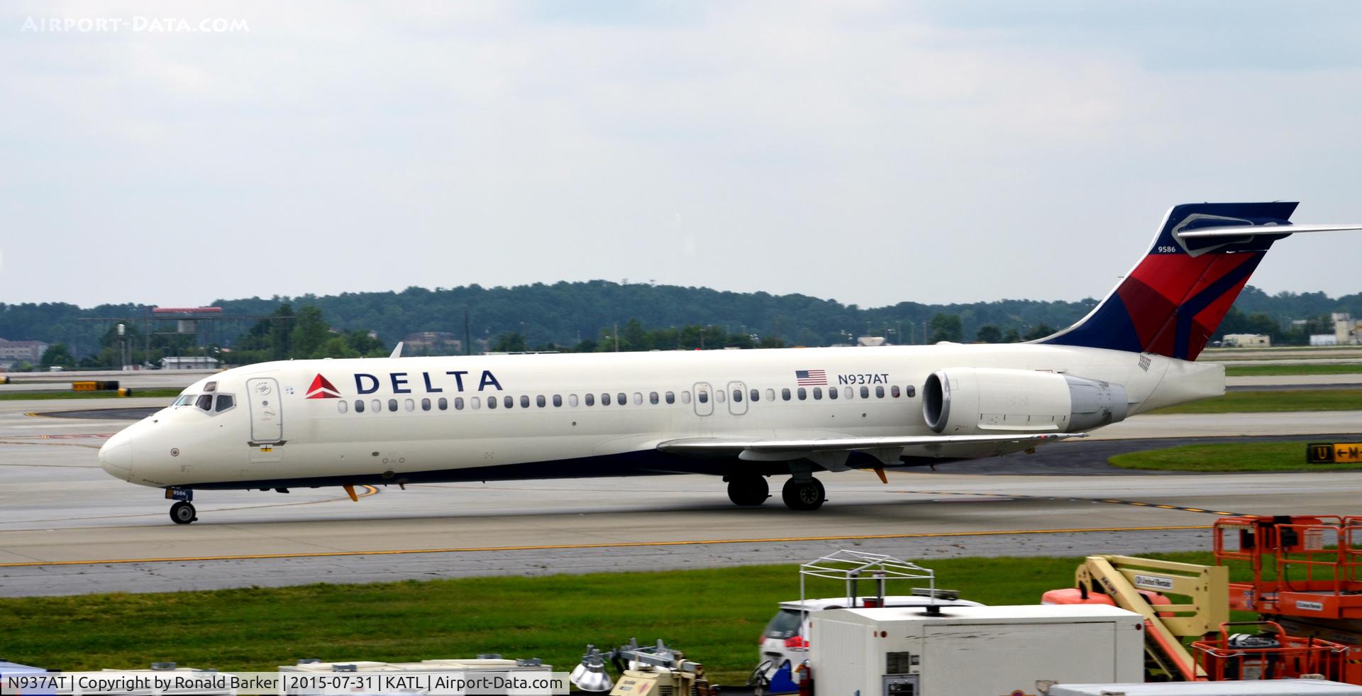 N937AT, 2001 Boeing 717-200 C/N 55091, Taxi Atlanta