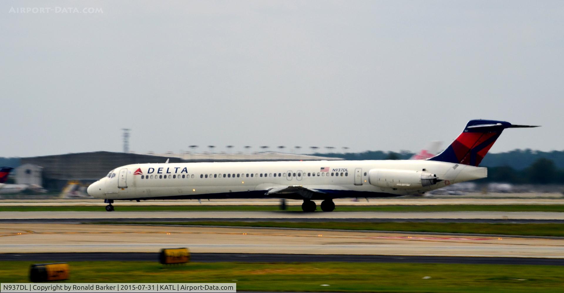 N937DL, 1989 McDonnell Douglas MD-88 C/N 49810, Takeoff Atlanta