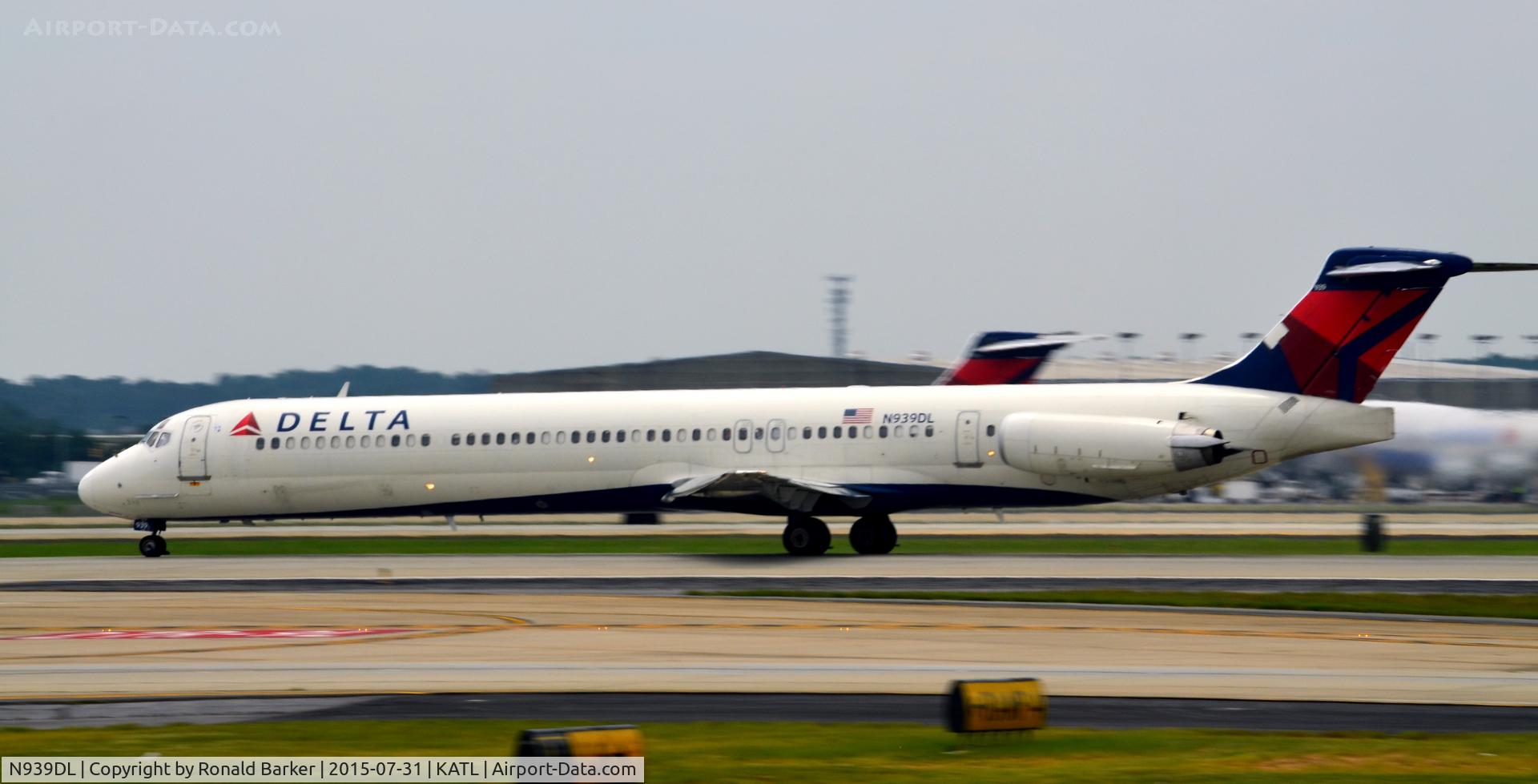 N939DL, 1989 McDonnell Douglas MD-88 C/N 49812, Takeoff Atlanta