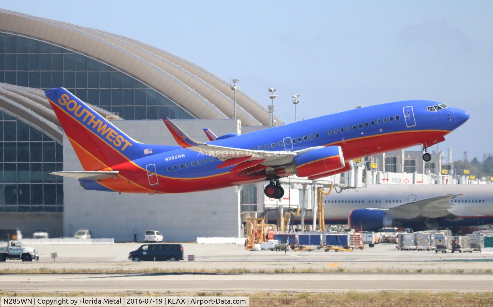 N285WN, 2007 Boeing 737-7H4 C/N 32536, LAX 2016