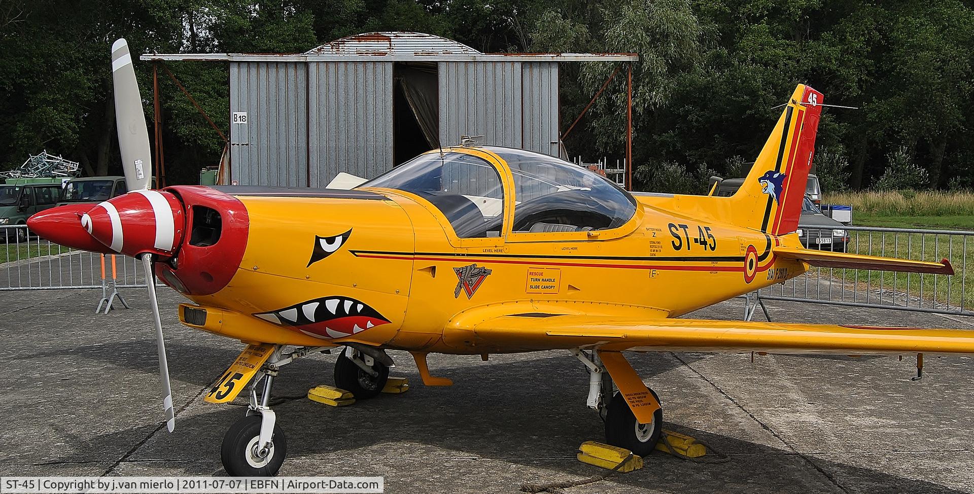 ST-45, 1992 SIAI-Marchetti SF-260D C/N 845, Static display Koksijde 65 years BAF