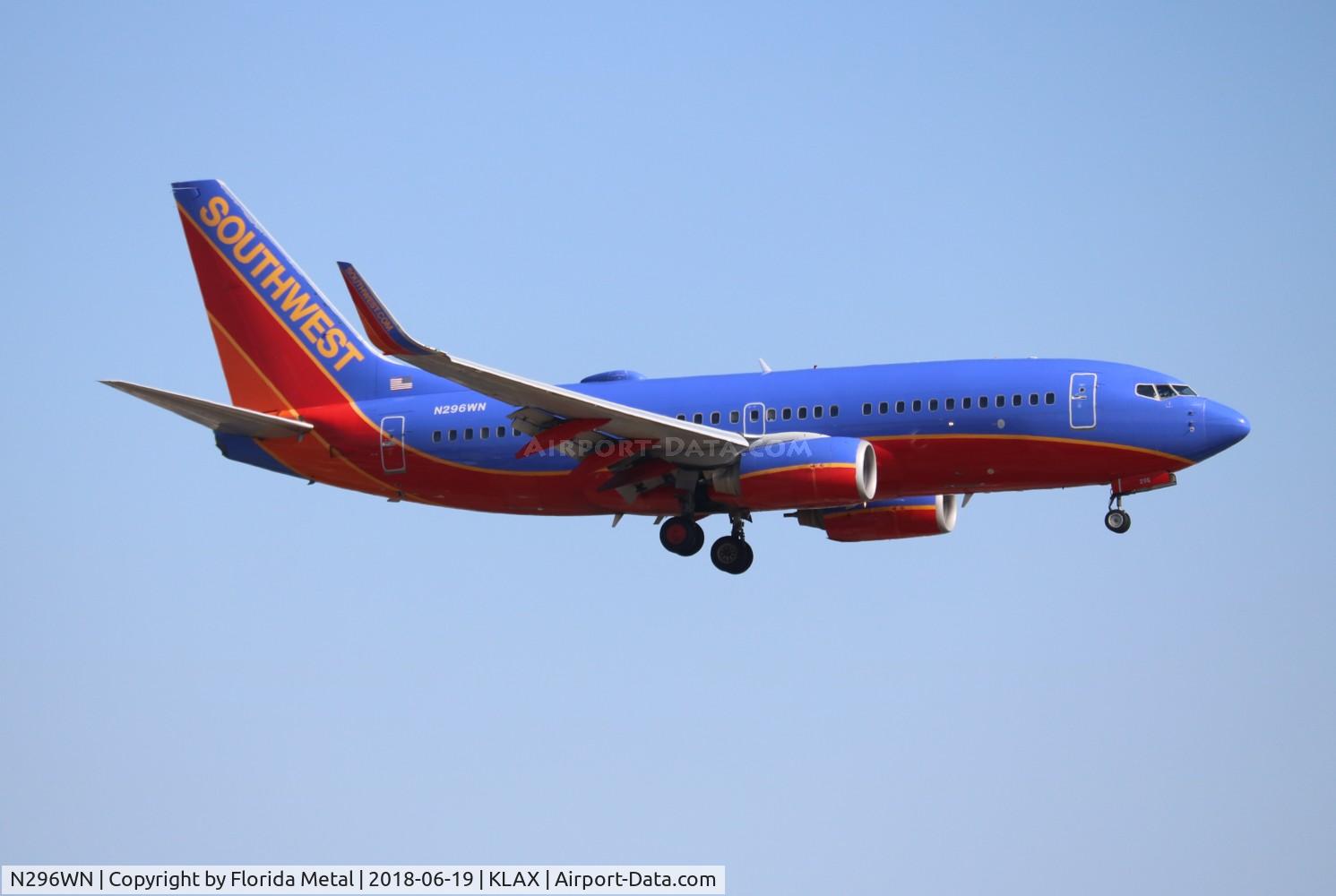 N296WN, 2007 Boeing 737-7H4 C/N 36613, LAX 2018