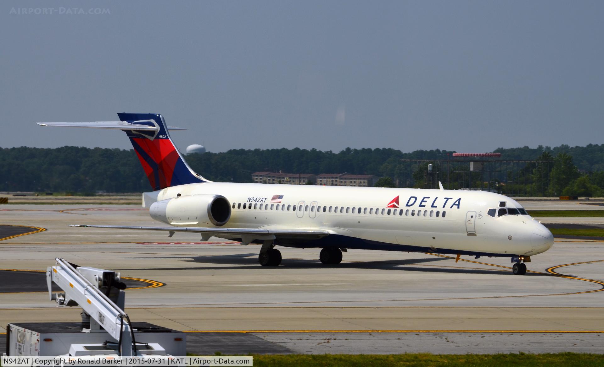 N942AT, 1999 Boeing 717-200 C/N 55005, Taxi Atlanta
