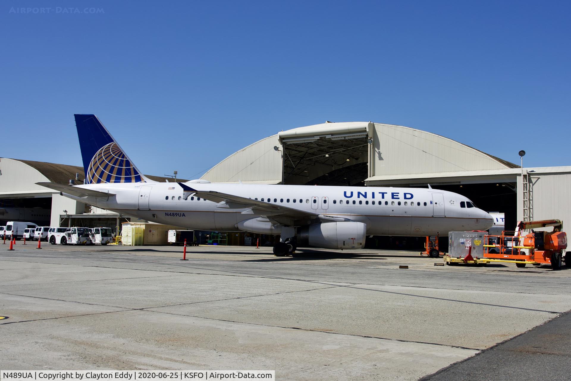 N489UA, 2002 Airbus A320-232 C/N 1702, 2002 Airbus 320 SFO 2020.