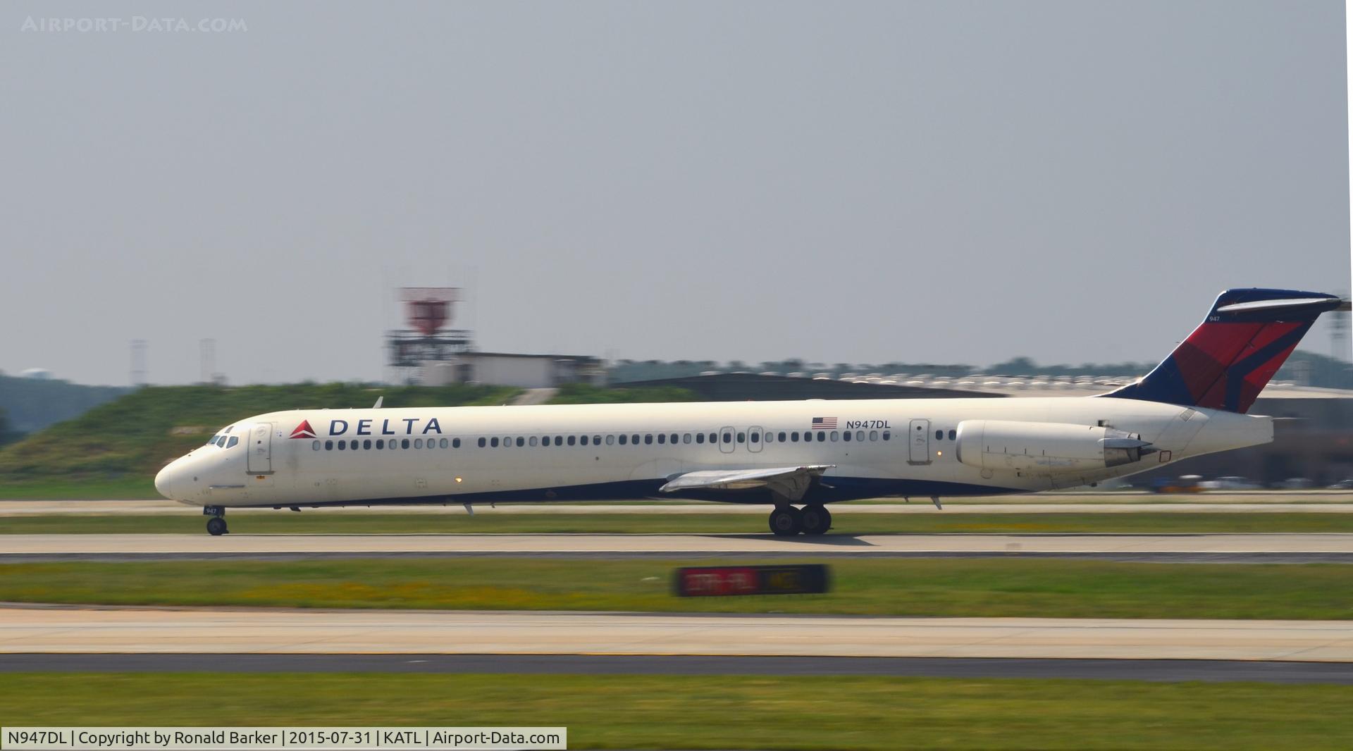 N947DL, 1989 McDonnell Douglas MD-88 C/N 49878, Taxi Atlanta