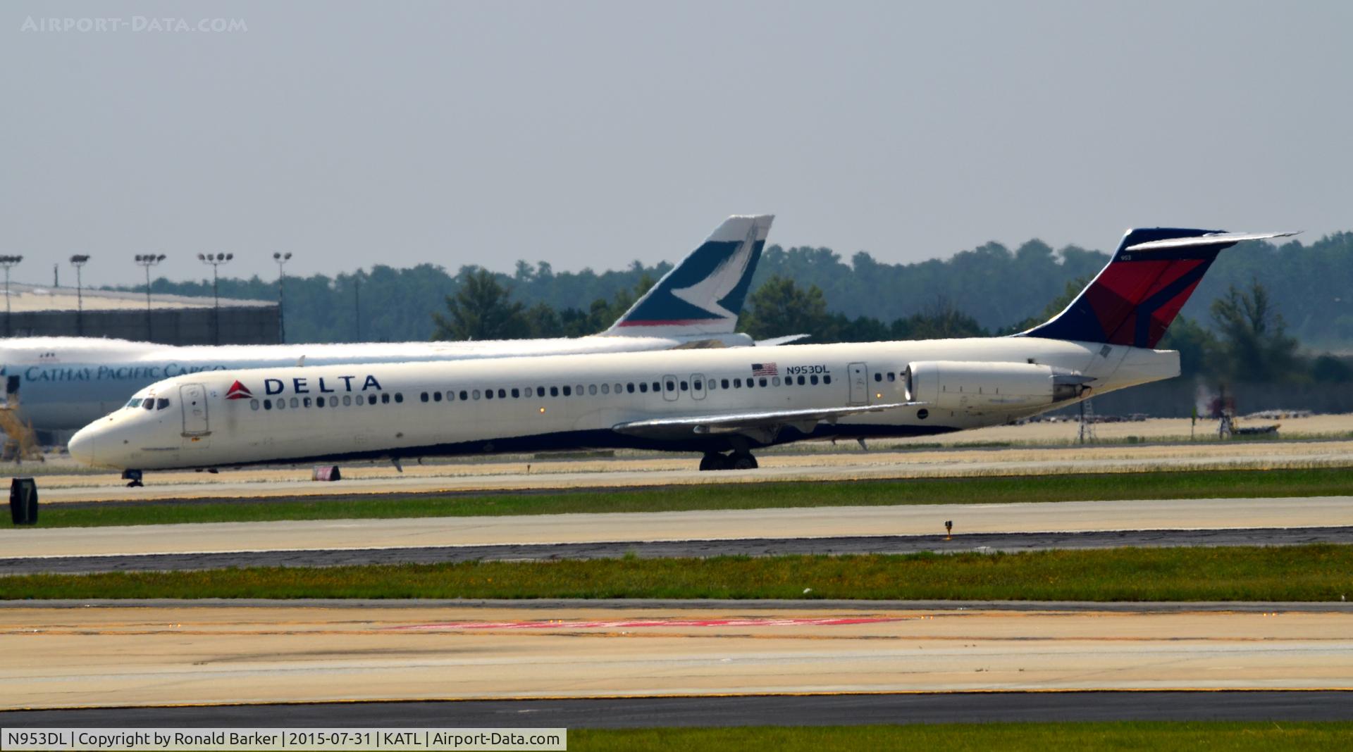 N953DL, 1990 McDonnell Douglas MD-88 C/N 49884, Taxi Atlanta