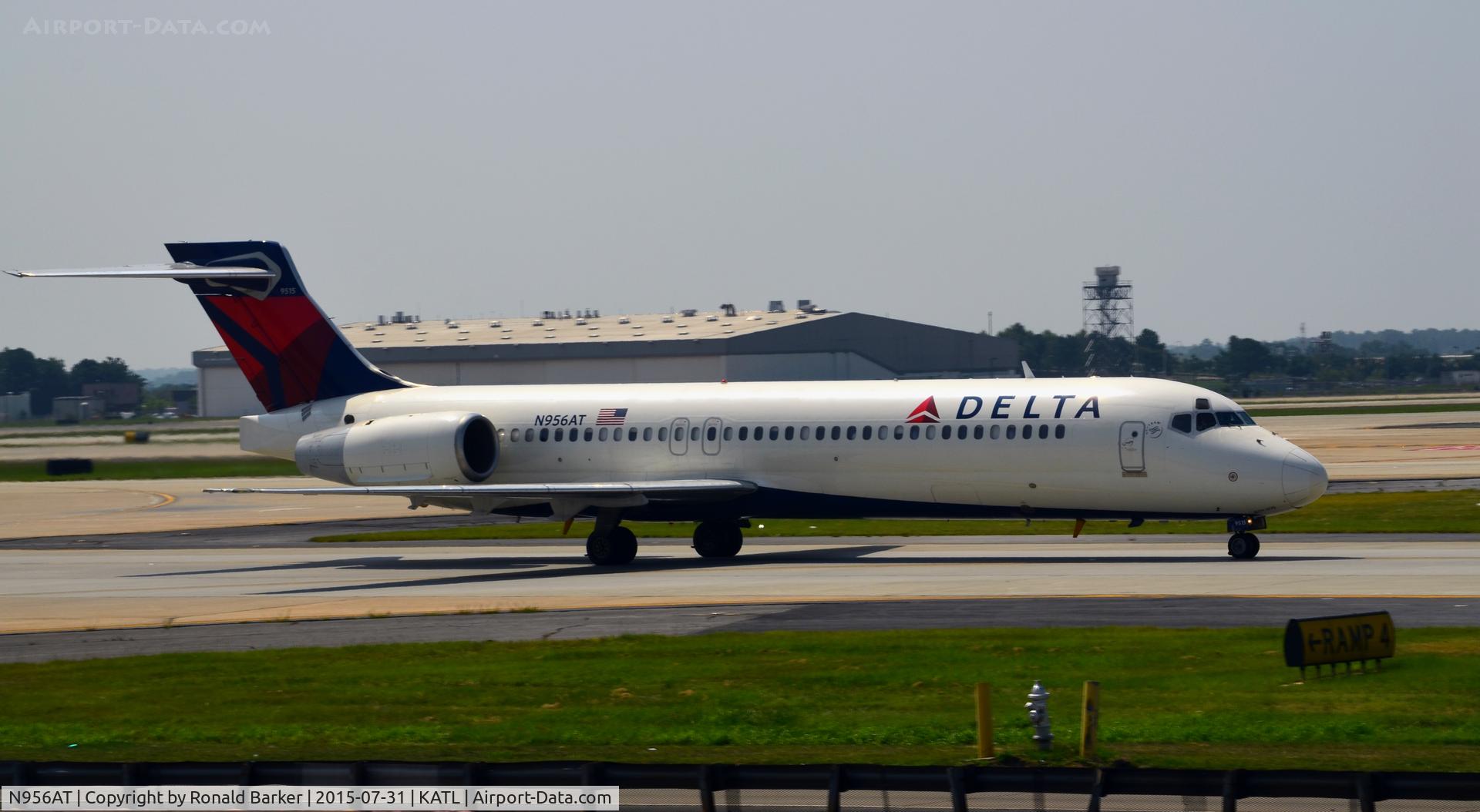 N956AT, 2000 Boeing 717-200 C/N 55018, Taxi Atlanta