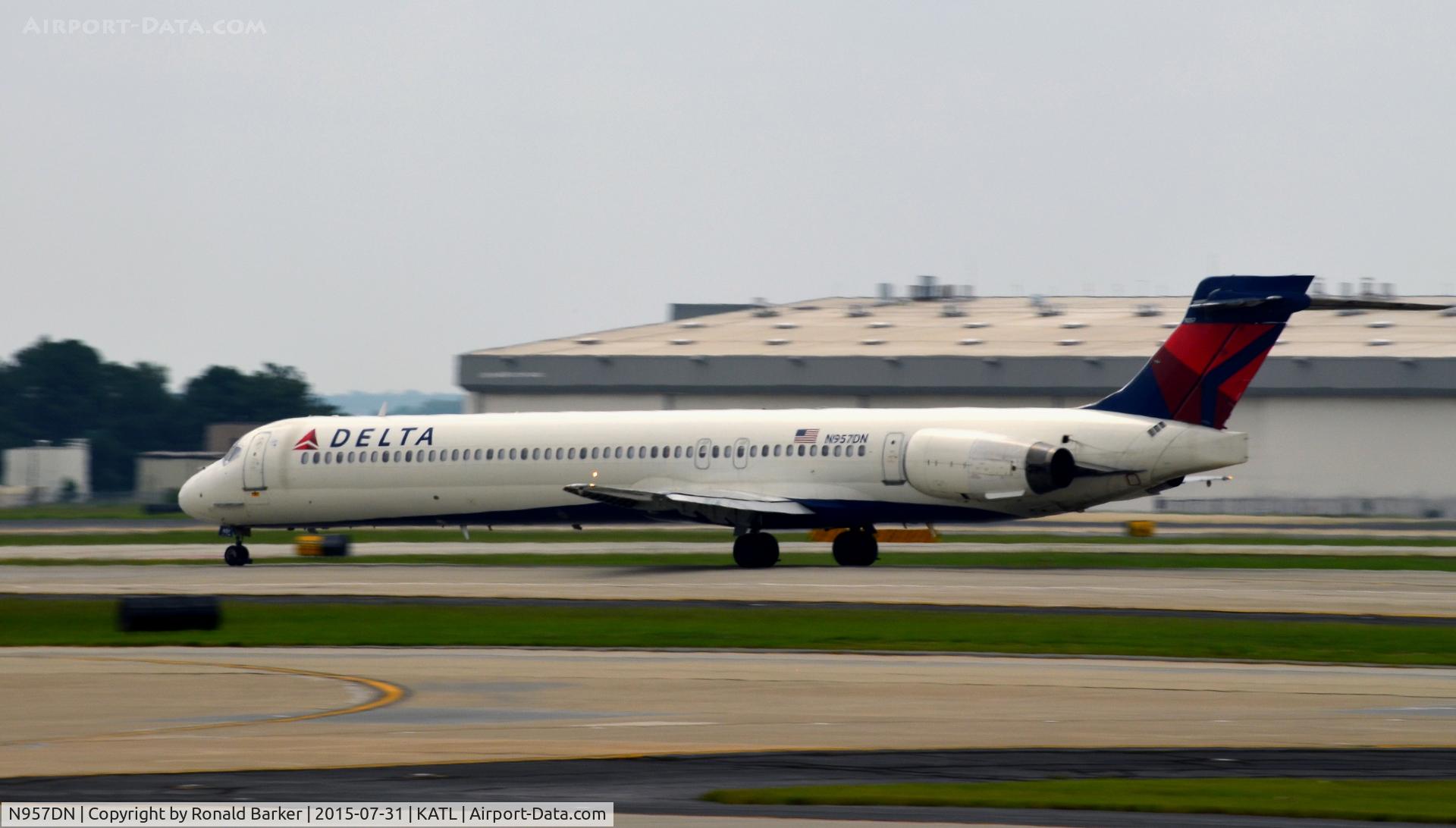 N957DN, 1997 McDonnell Douglas MD-90-30 C/N 53527, Takeoff Atlanta