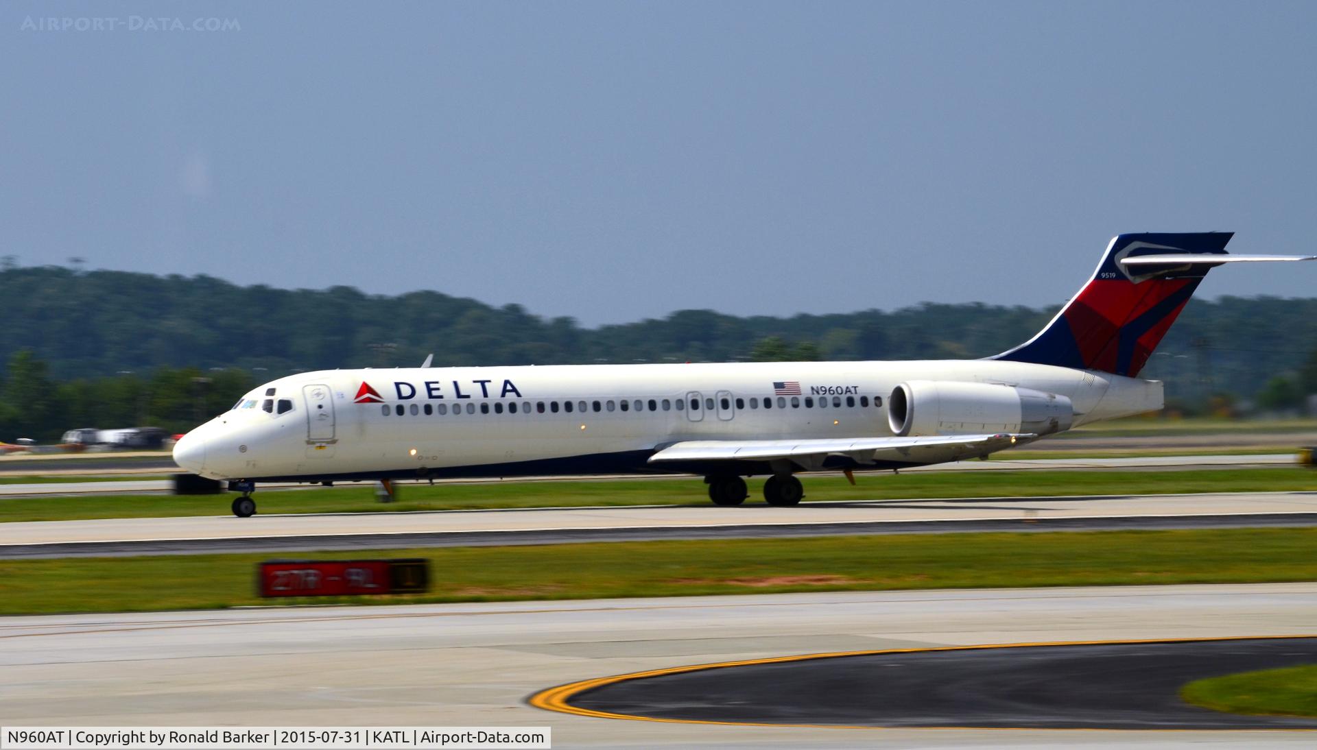 N960AT, 2001 Boeing 717-200 C/N 55022, Takeoff Atlanta