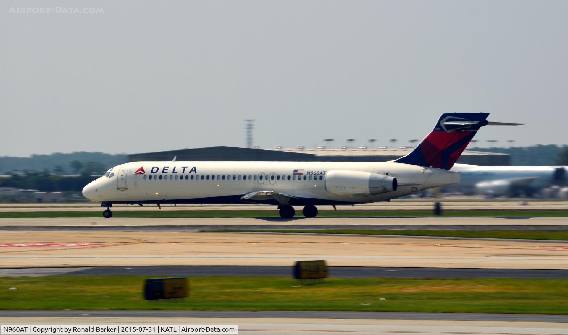 N960AT, 2001 Boeing 717-200 C/N 55022, Takeoff Atlanta