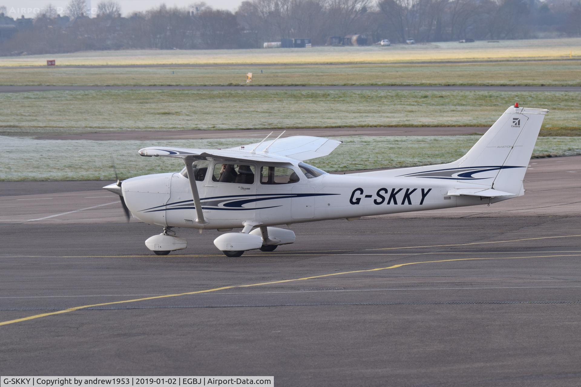 G-SKKY, 2005 Cessna 172S C/N 172S9850, G-SKKY at Gloucestershire Airport.