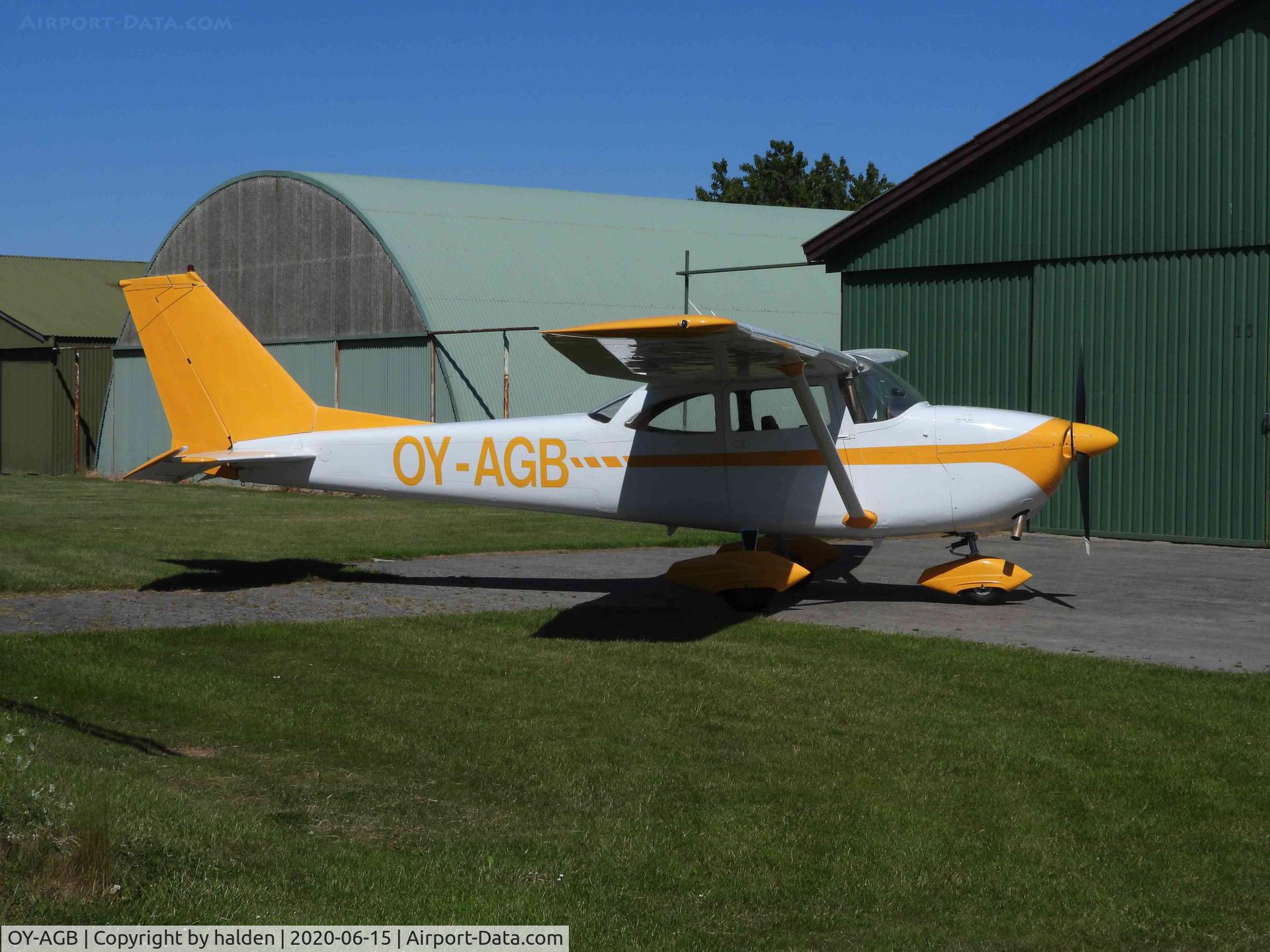 OY-AGB, 1968 Reims F172H Skyhawk C/N 527, ekrs