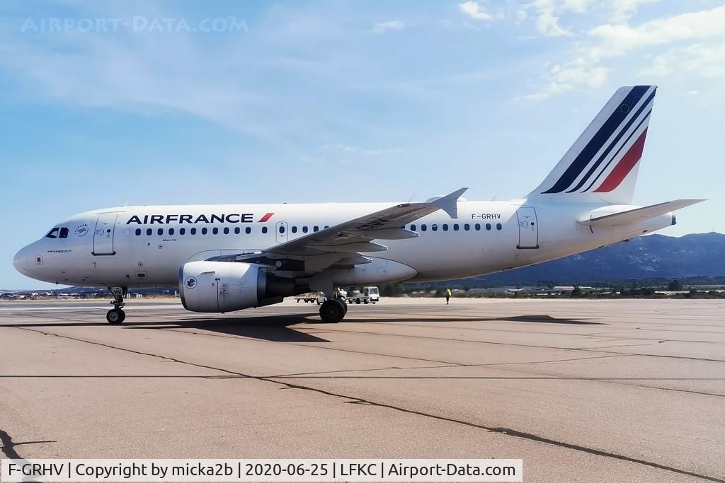 F-GRHV, 2001 Airbus A319-111 C/N 1505, Parked with new colours.