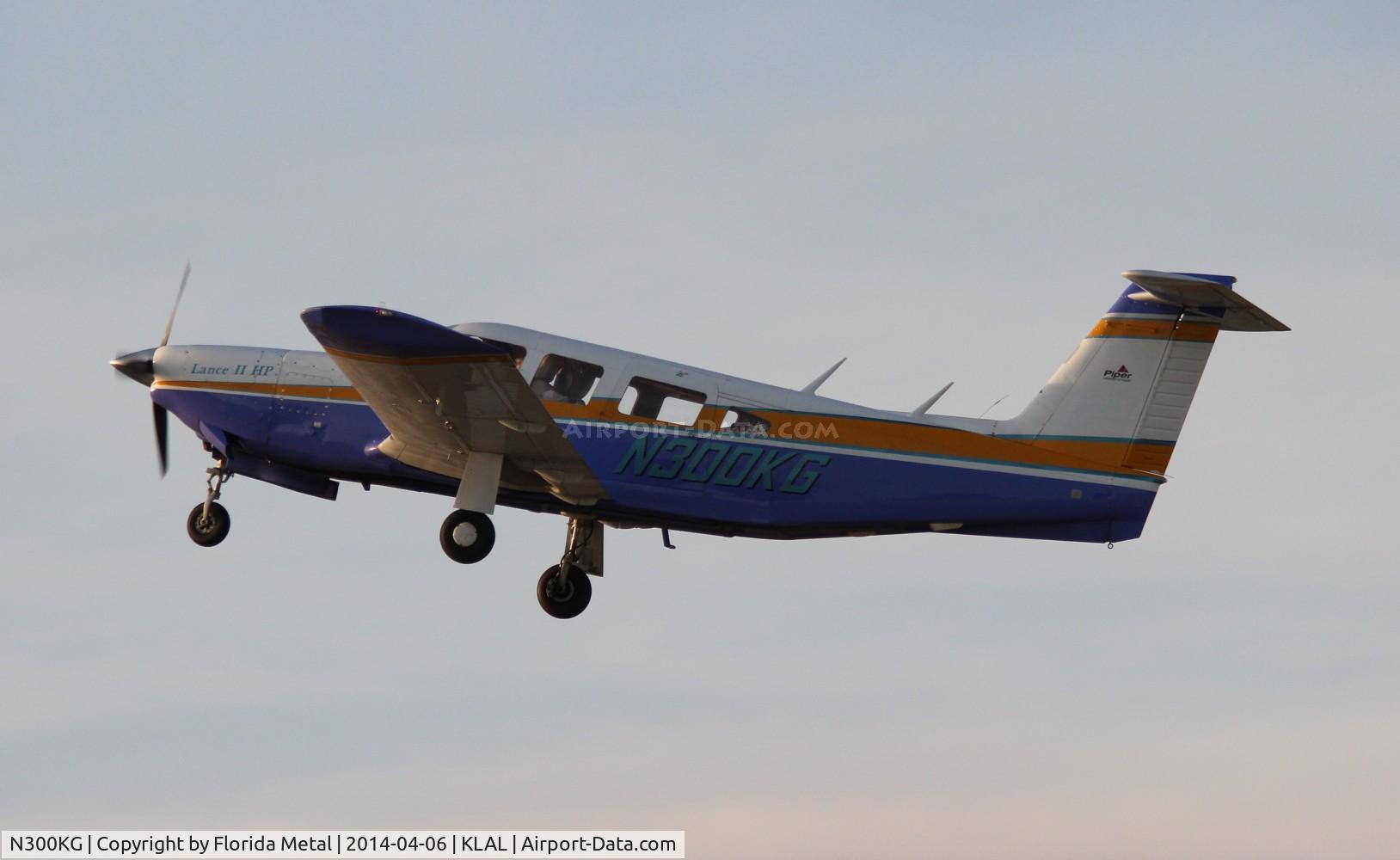 N300KG, 1978 Piper PA-32RT-300 Lance II C/N 32R-7985040, SNF 2014