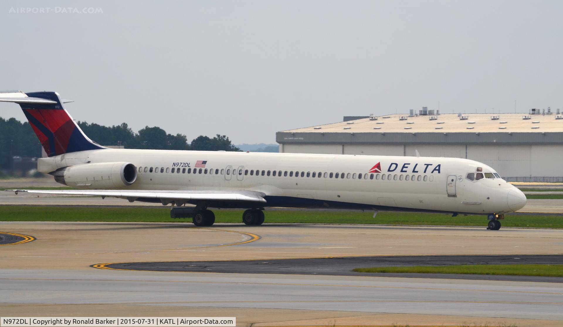 N972DL, 1991 McDonnell Douglas MD-88 C/N 53215, Taxi Atlanta