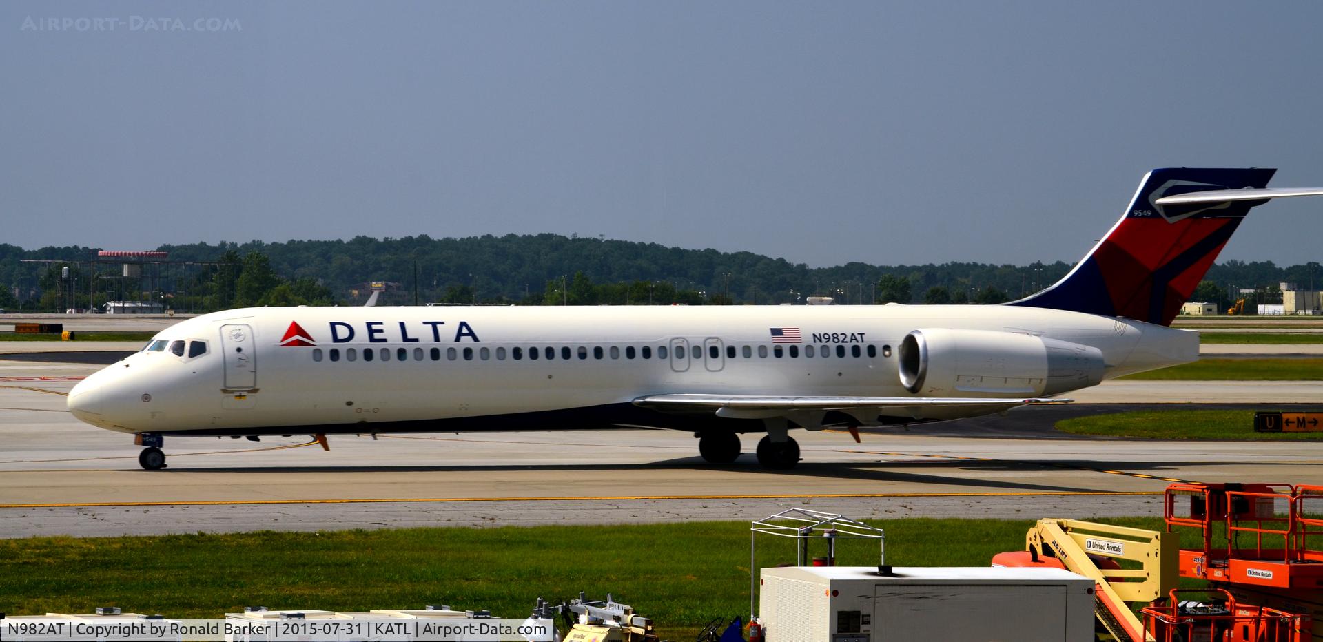 N982AT, 2002 Boeing 717-200 C/N 55041, Taxi Atlanta