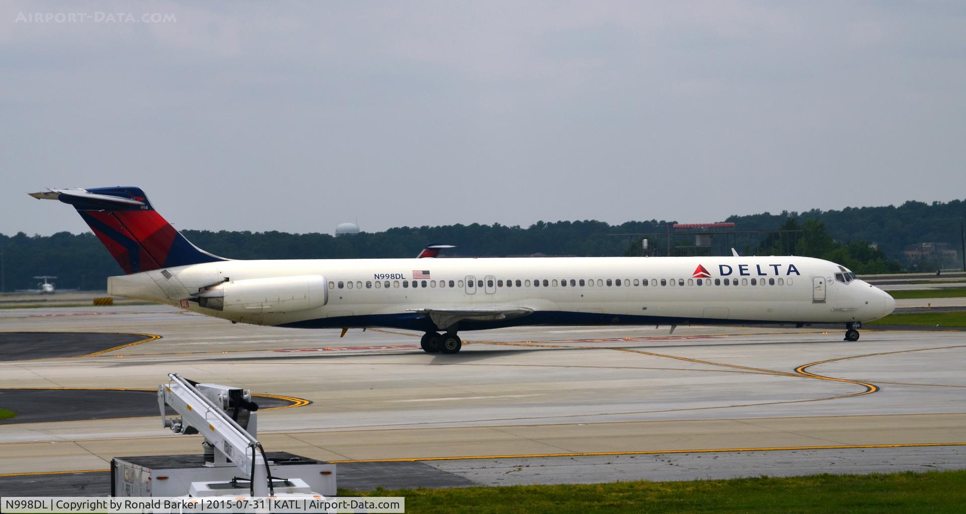 N998DL, 1992 McDonnell Douglas MD-88 C/N 53370, Taxi Atlanta