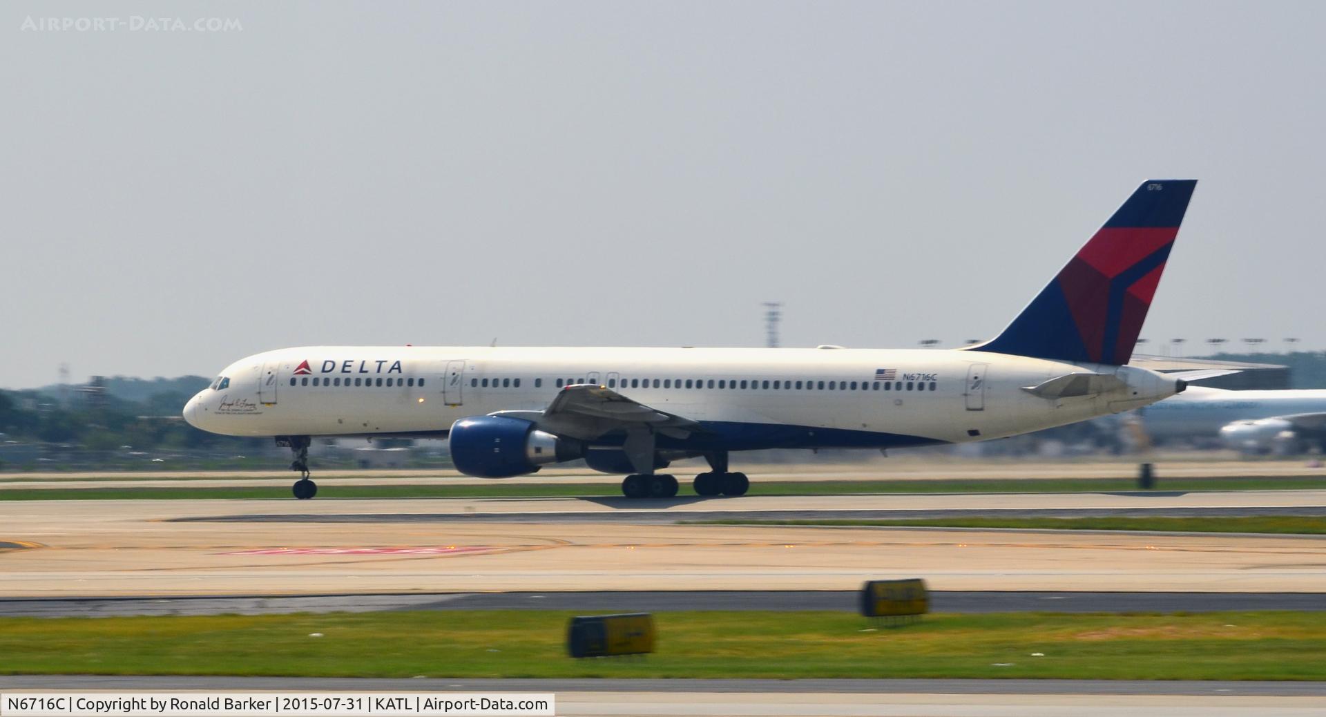 N6716C, 2001 Boeing 757-232 C/N 30838, Takeoff Atlanta