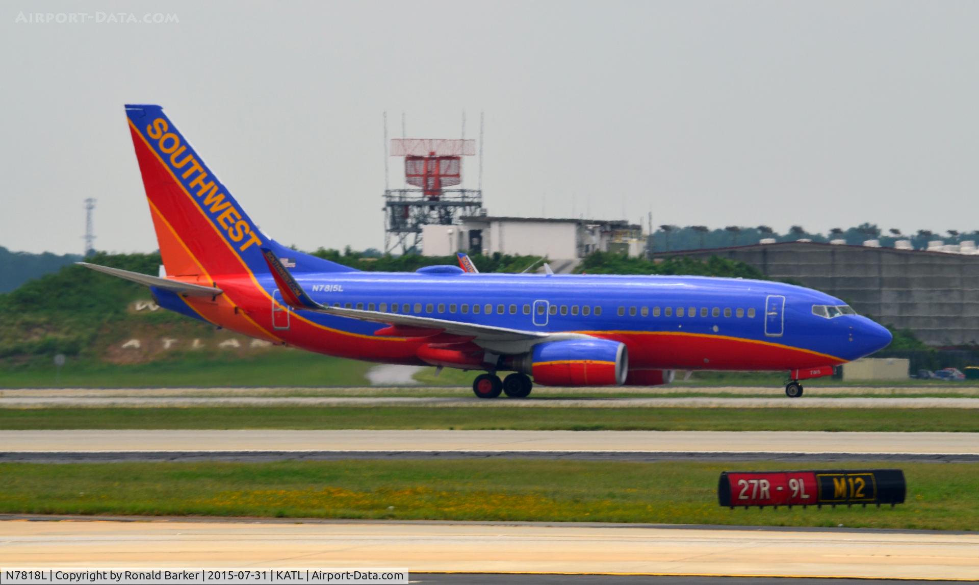 N7818L, 1999 Boeing 737-76N C/N 28609, Taxi to gate Atlanta