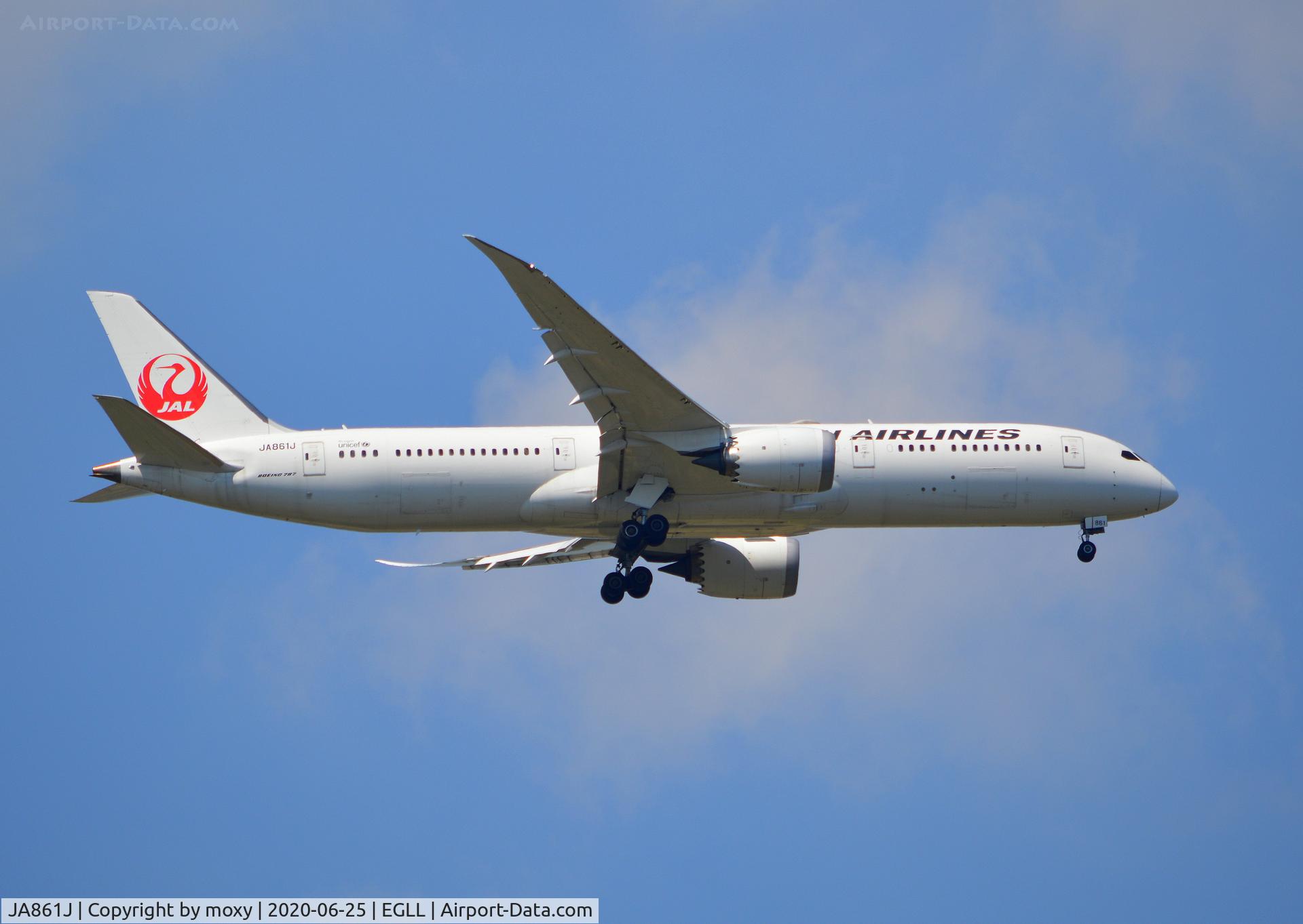 JA861J, 2013 Boeing 787-9 Dreamliner Dreamliner C/N 35422, Boeing 787-9 Dreamliner on finals to 9R London Heathrow.