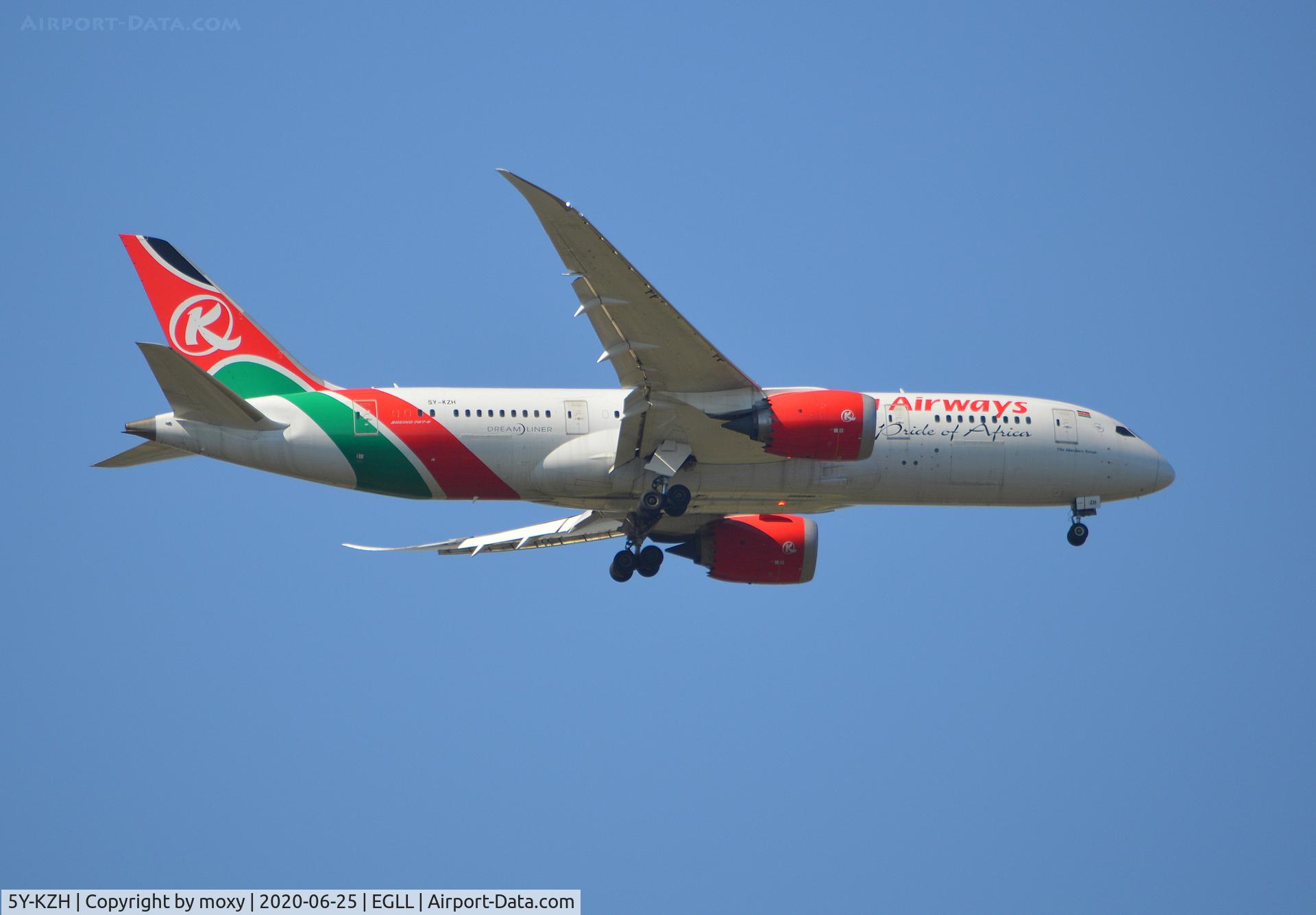 5Y-KZH, 2015 Boeing 787-8 Dreamliner Dreamliner C/N 36045, Boeing 787-8 Dreamliner on finals to 9R London Heathrow