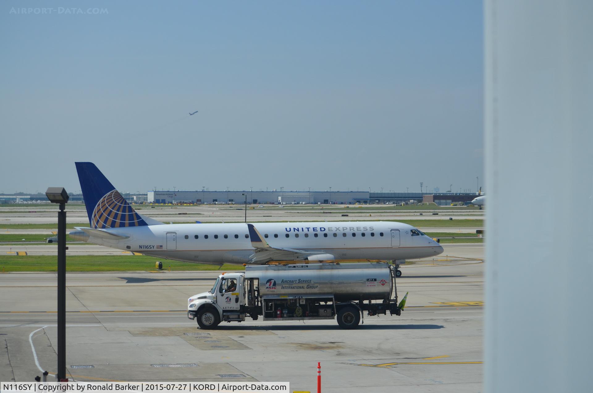 N116SY, 2014 Embraer 175LR (ERJ-170-200LR) C/N 17000411, Taxi O'Hare